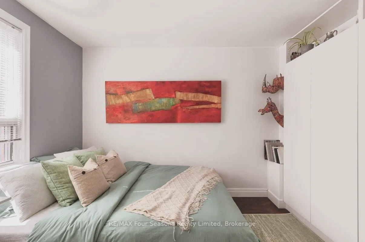 50 Amaranth Street W
