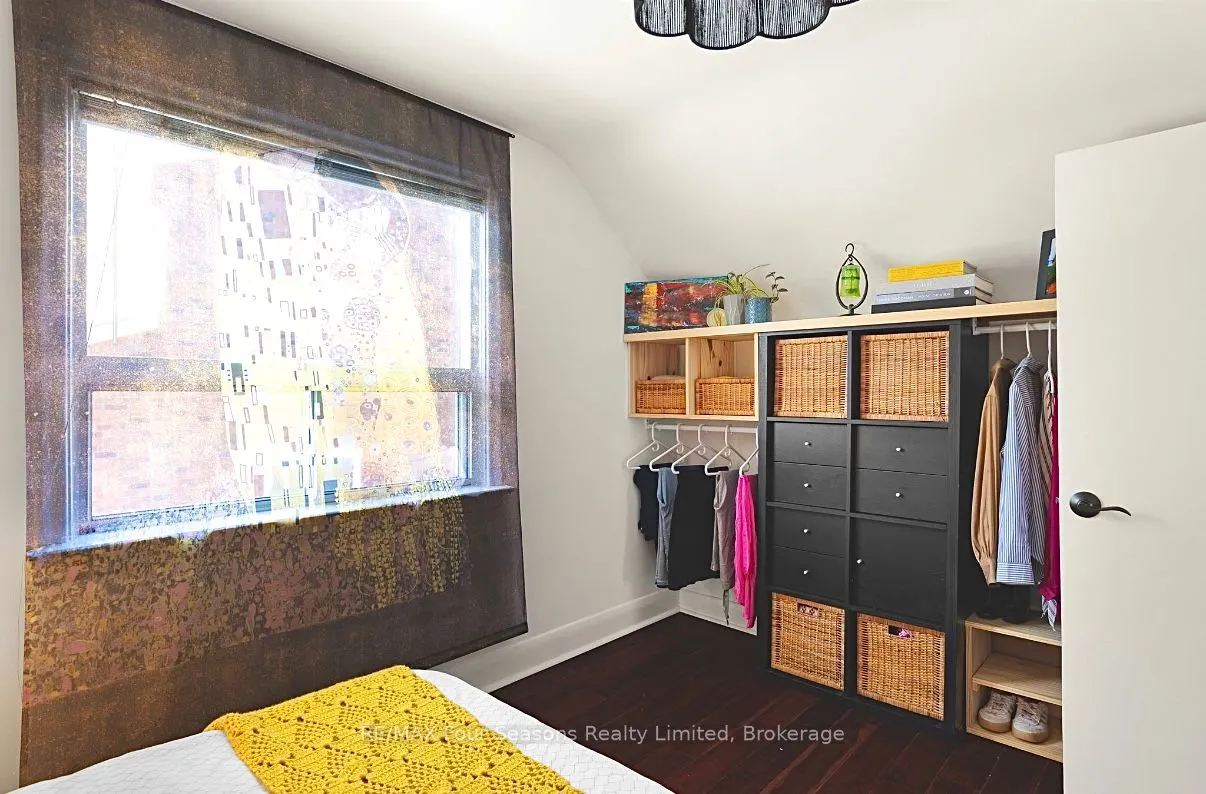 50 Amaranth Street W