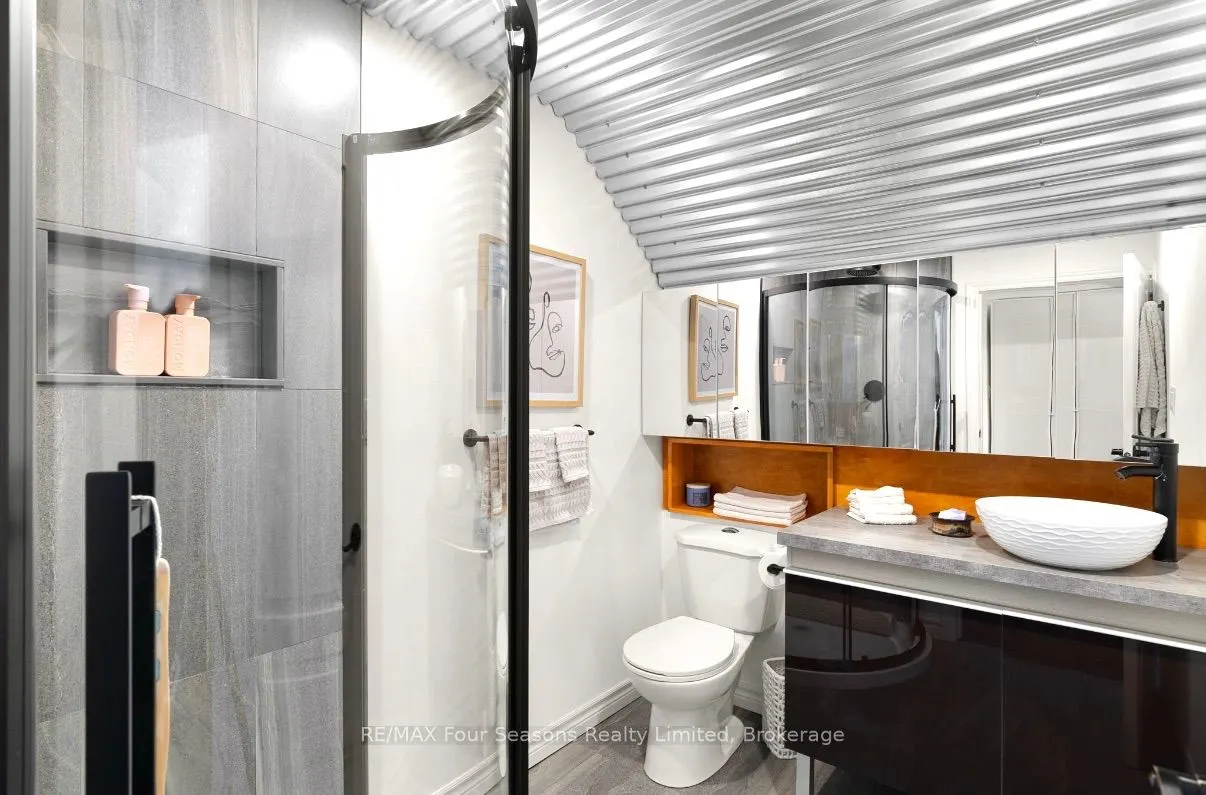 50 Amaranth Street W