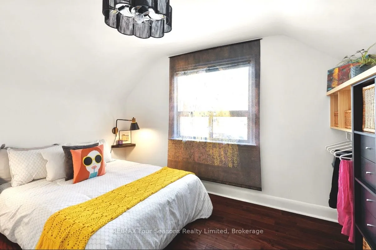 50 Amaranth Street W