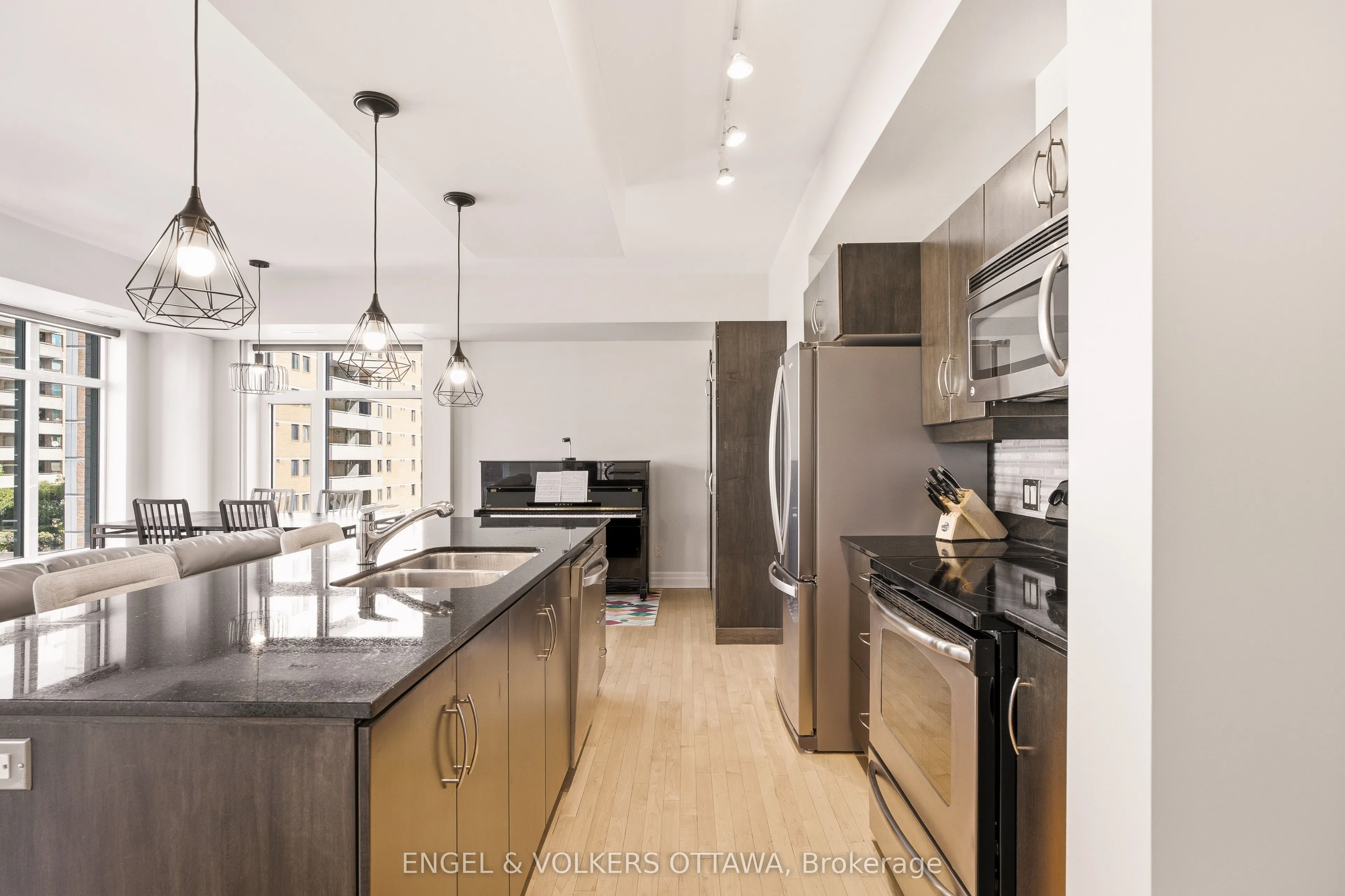 235 Kent Street #711