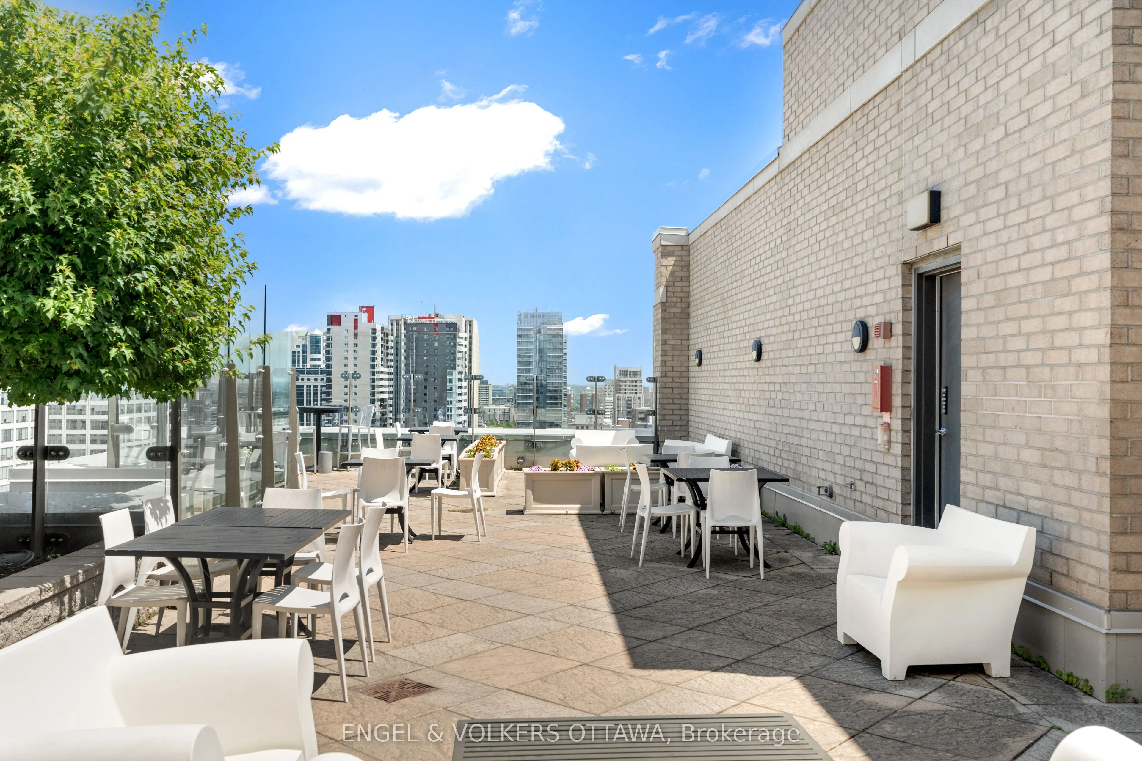 235 Kent Street #711
