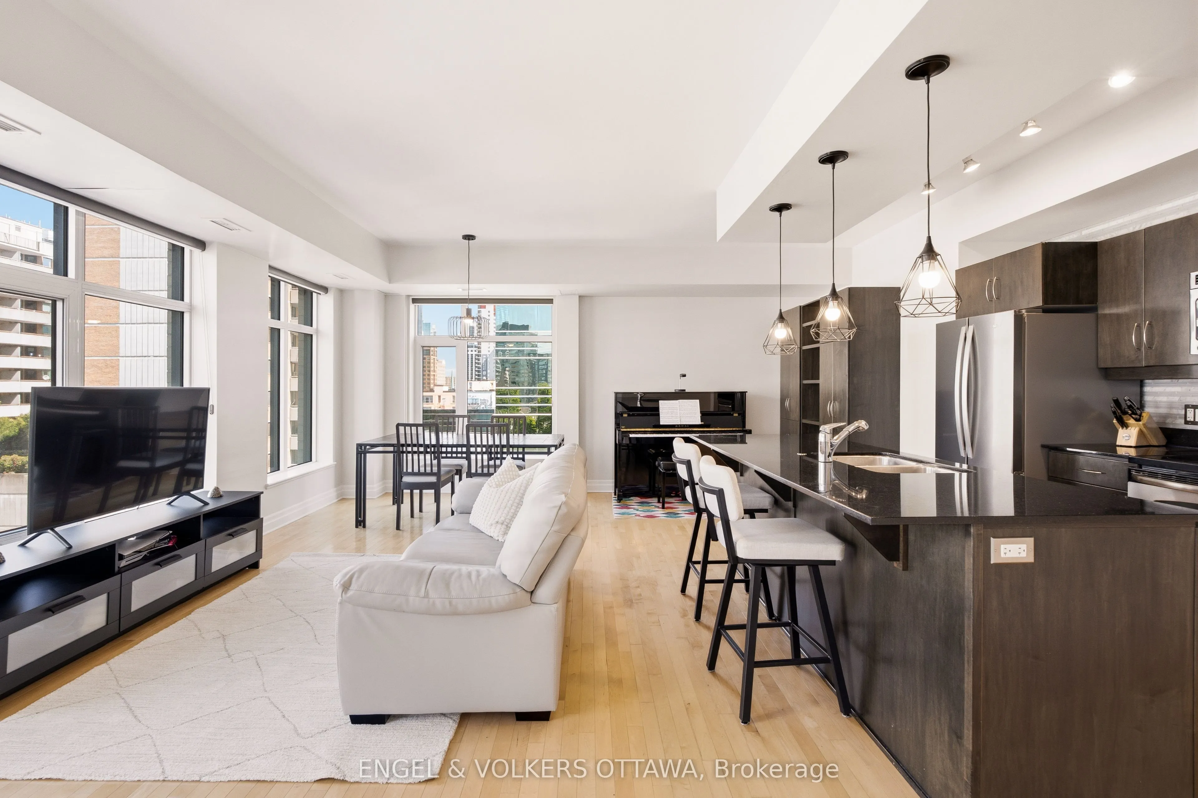 235 Kent Street #711