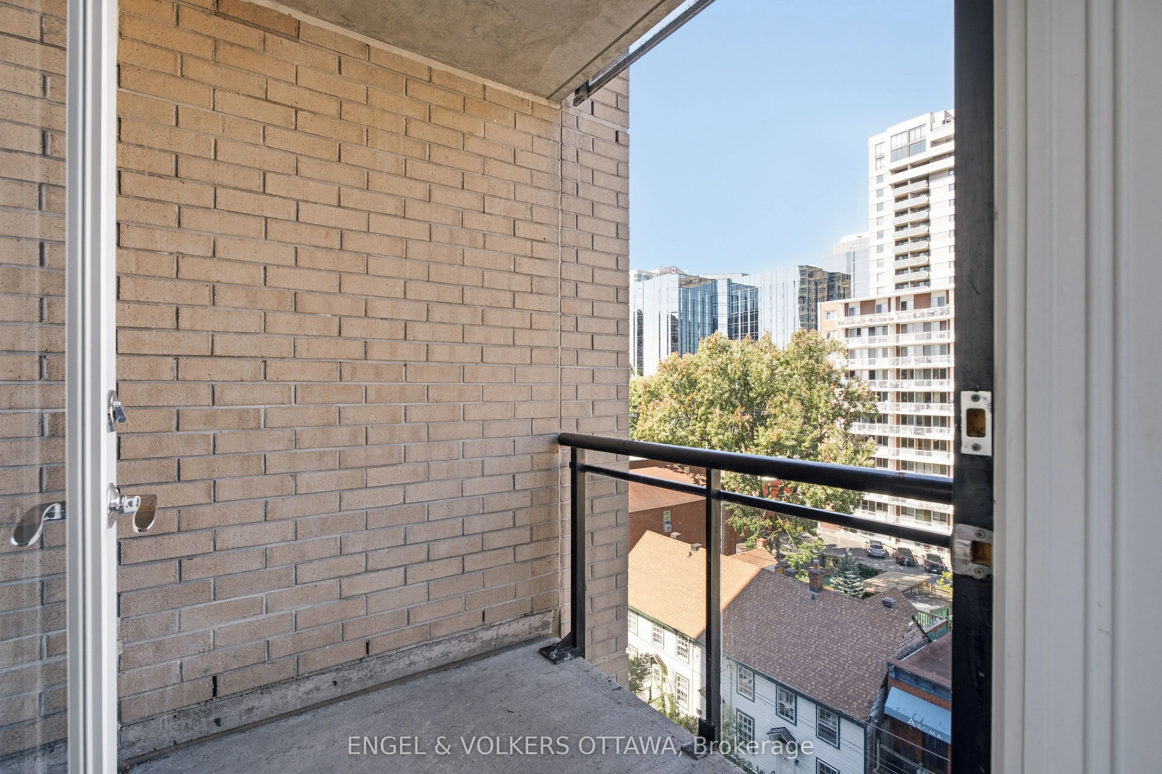 235 Kent Street #711
