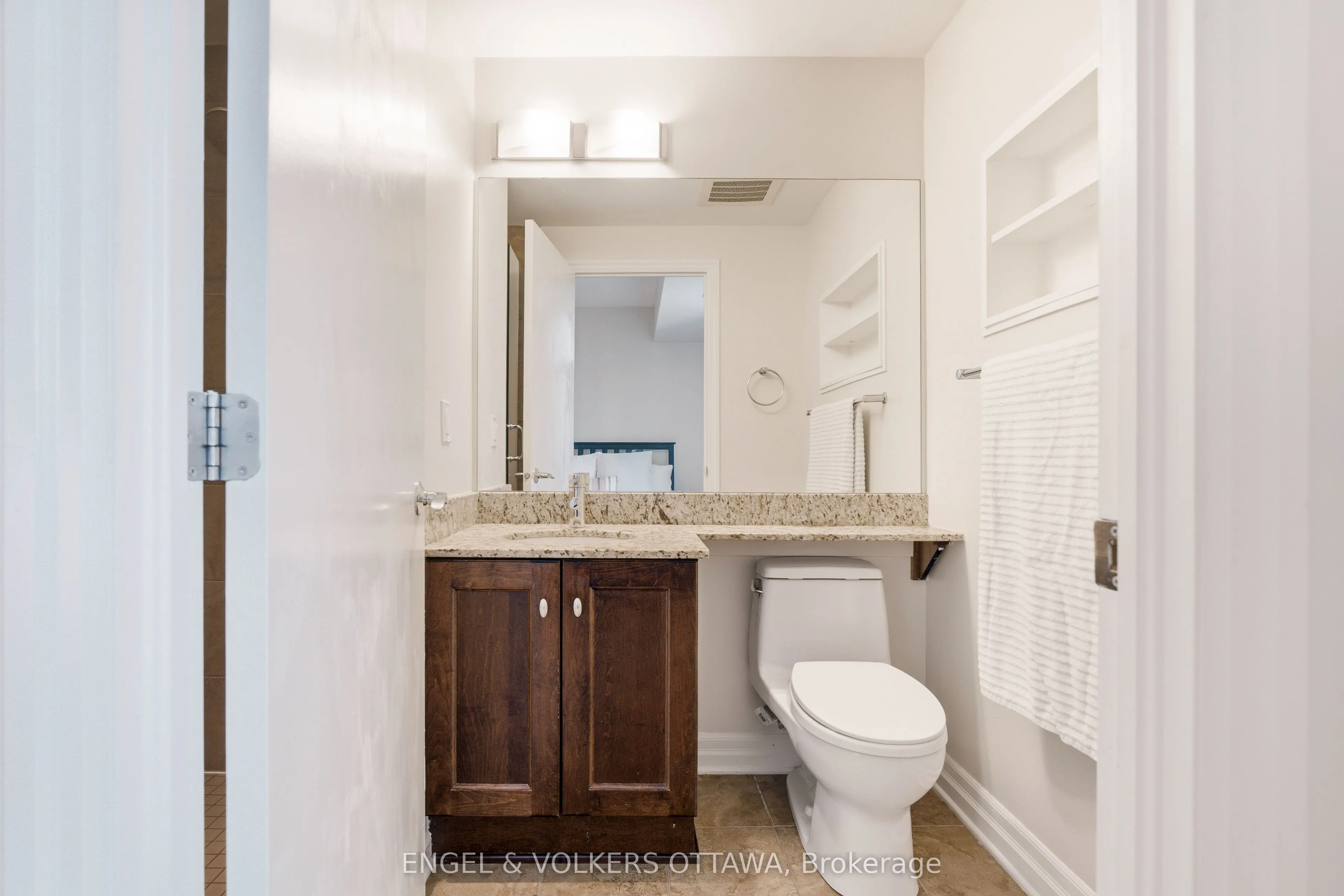 235 Kent Street #711