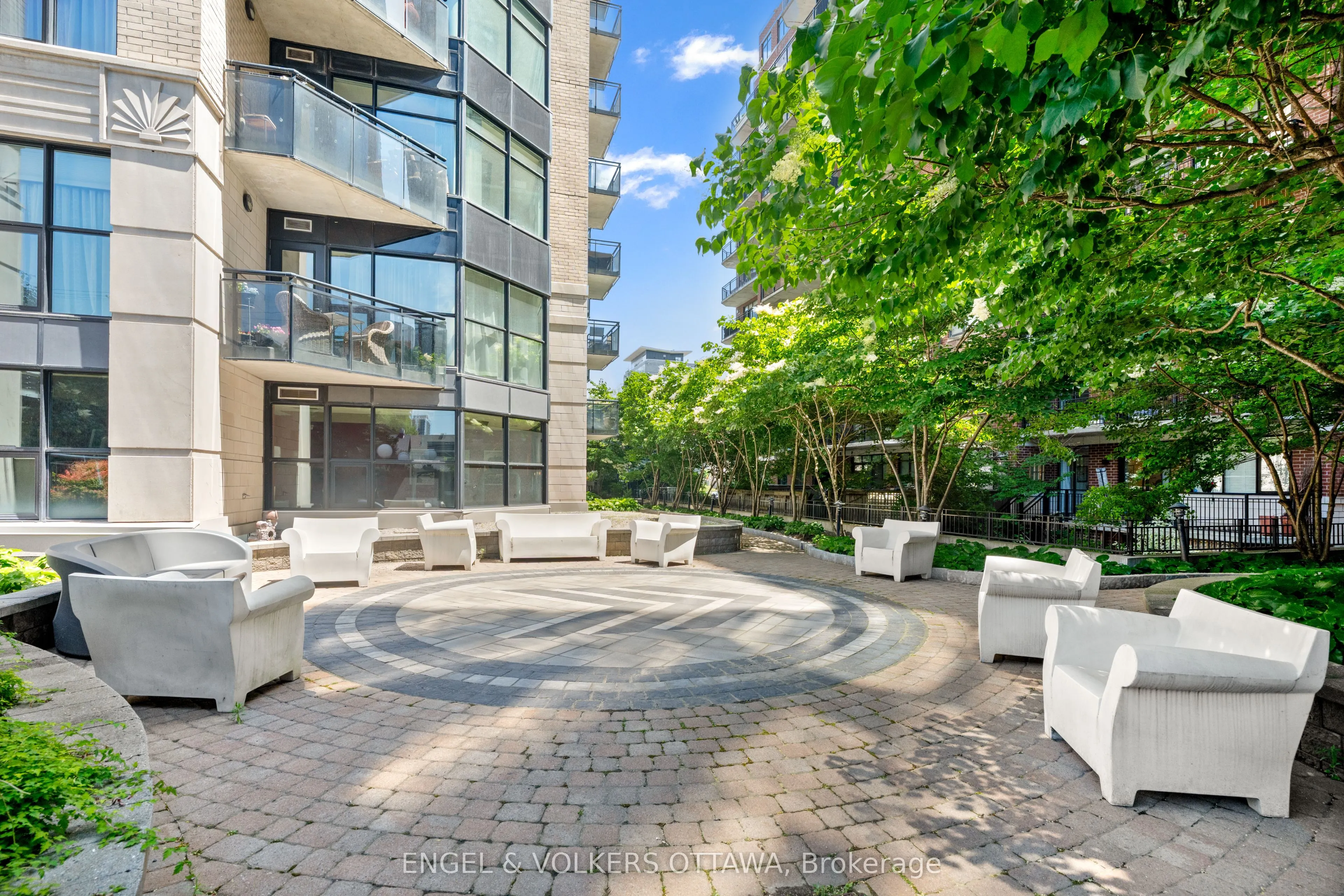 235 Kent Street #711