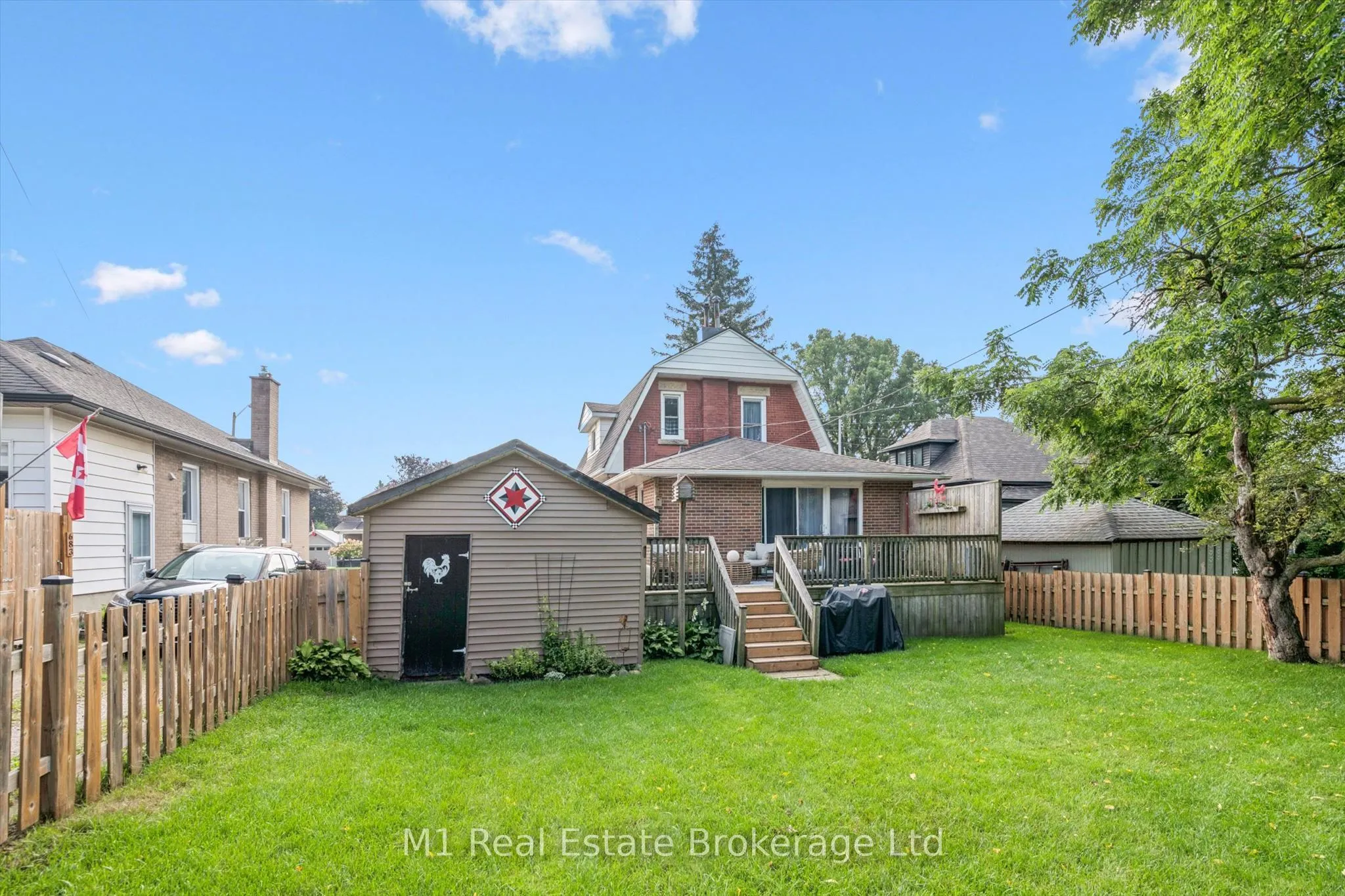 691 St Andrew Street W