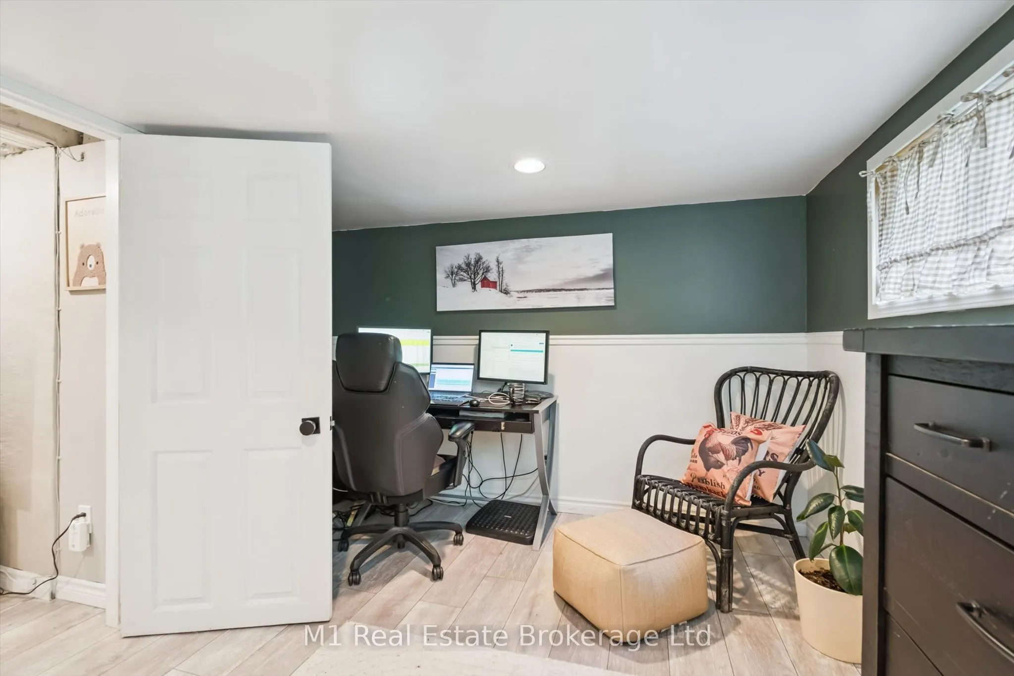 691 St Andrew Street W
