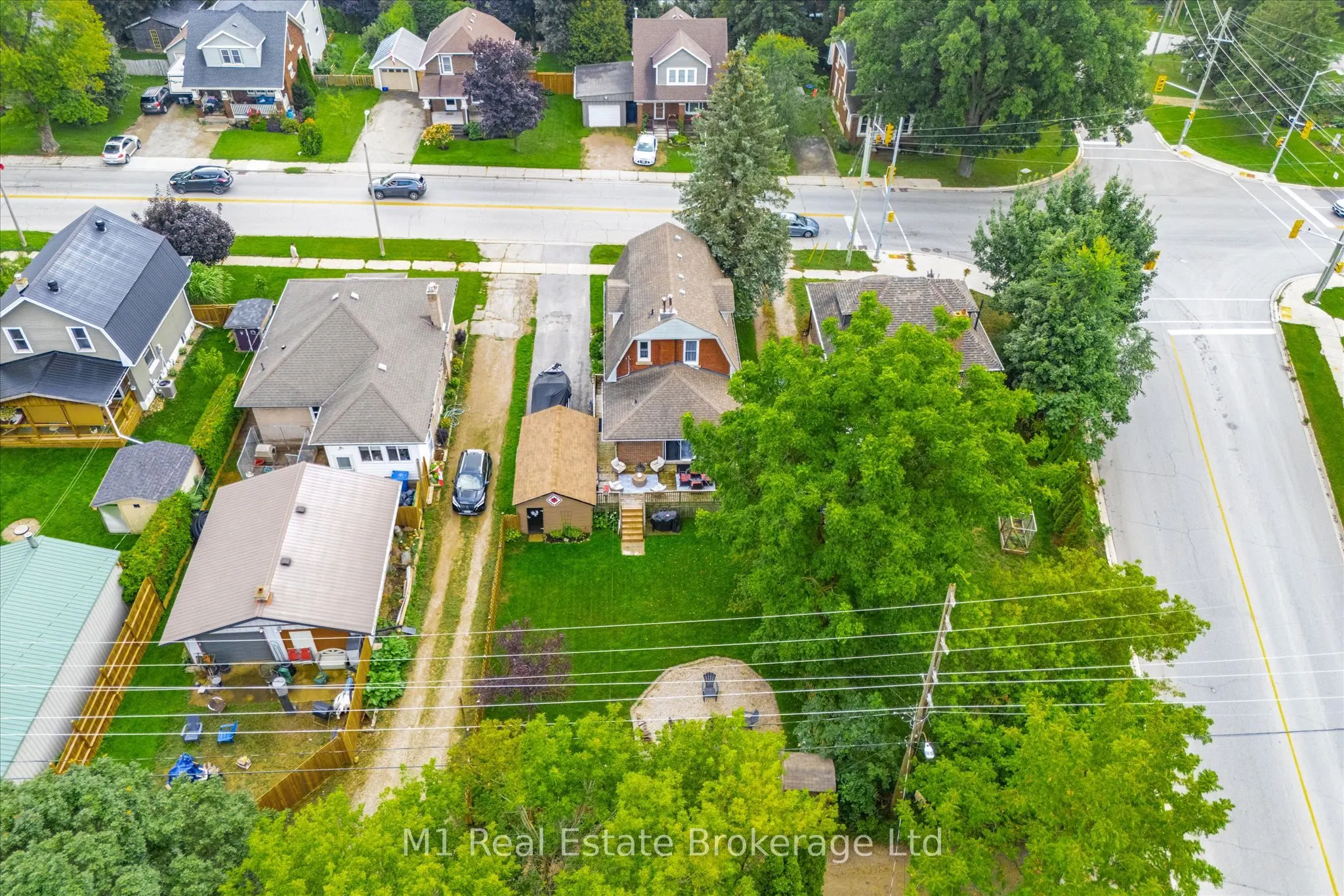 691 St Andrew Street W