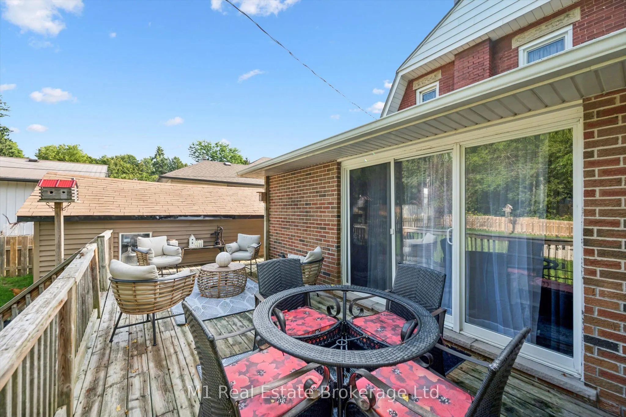 691 St Andrew Street W