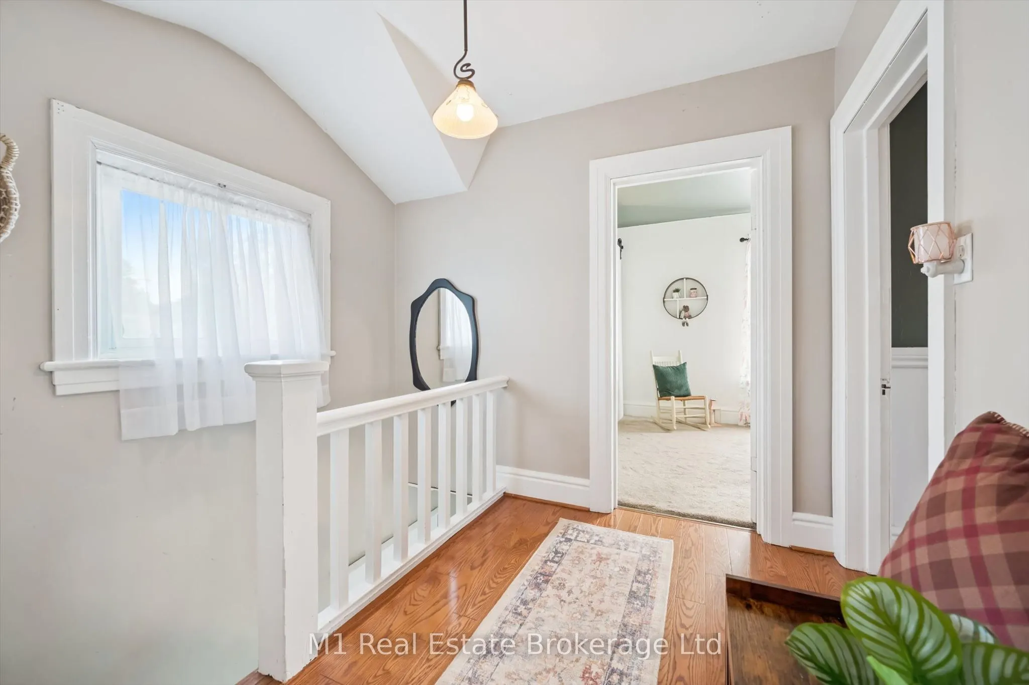 691 St Andrew Street W