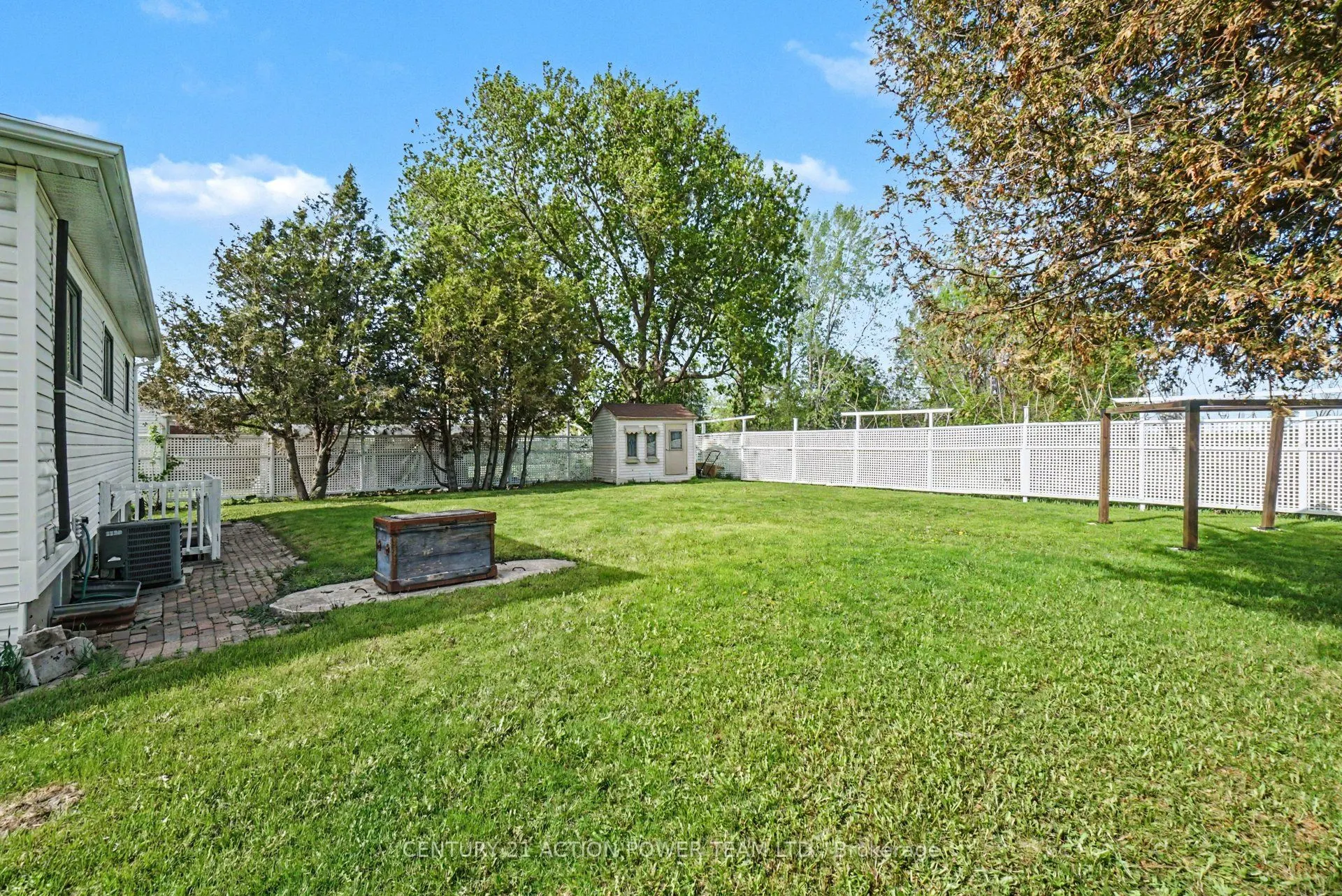 2147 Mer Bleue Road