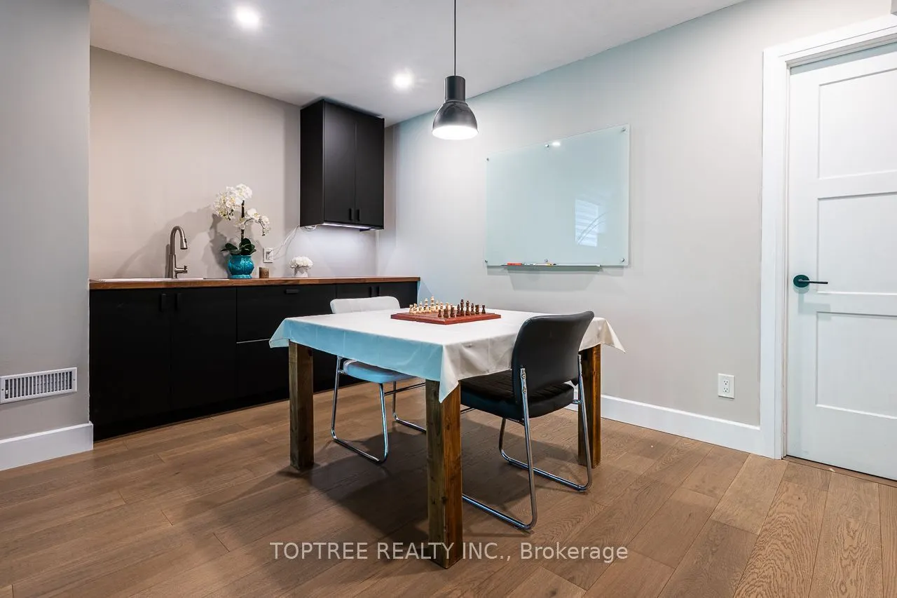 2290 Torrey Pines Way #29