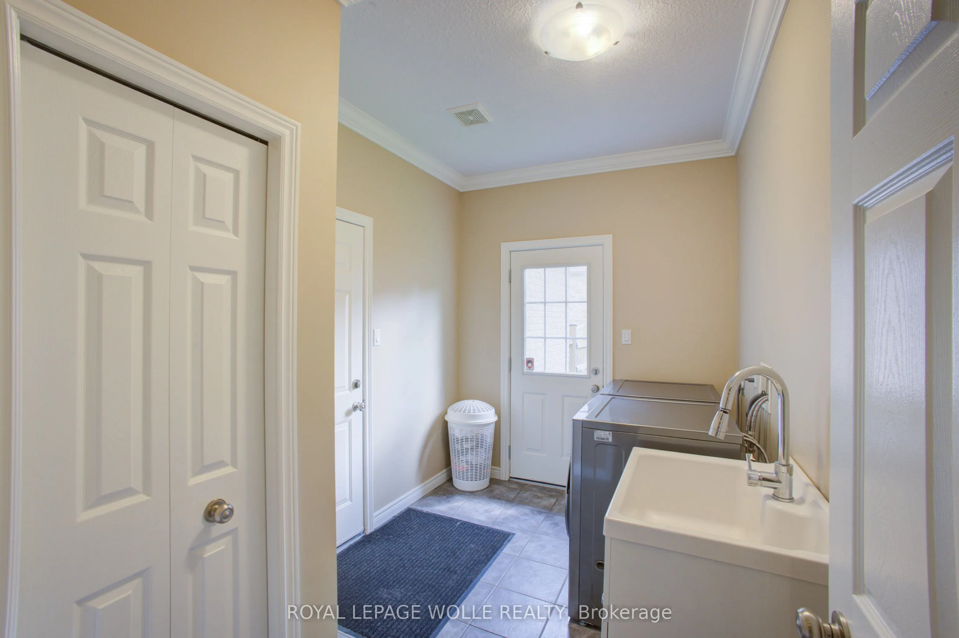 457 Caryndale Drive