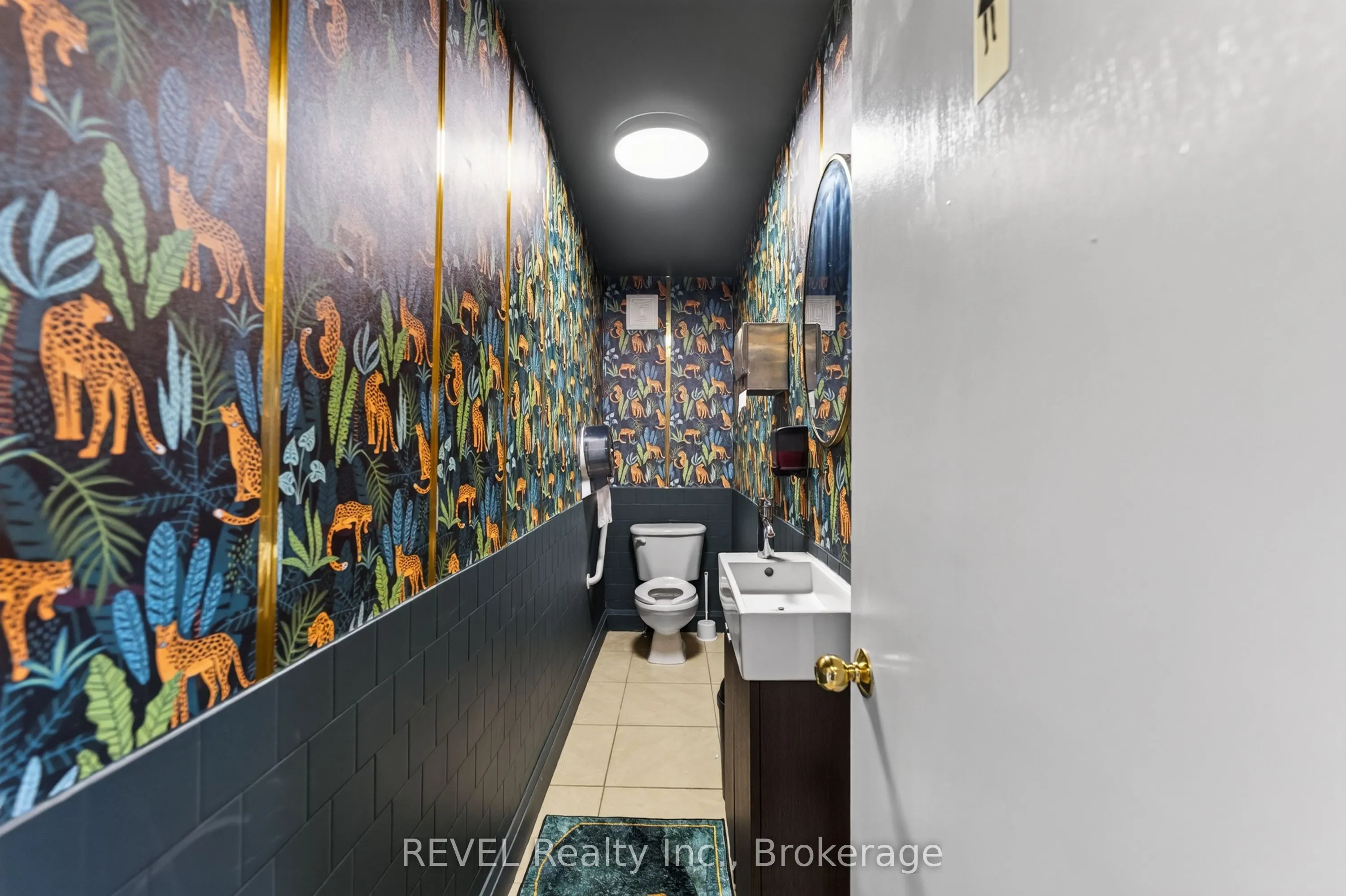 111 Niagara Boulevard #1