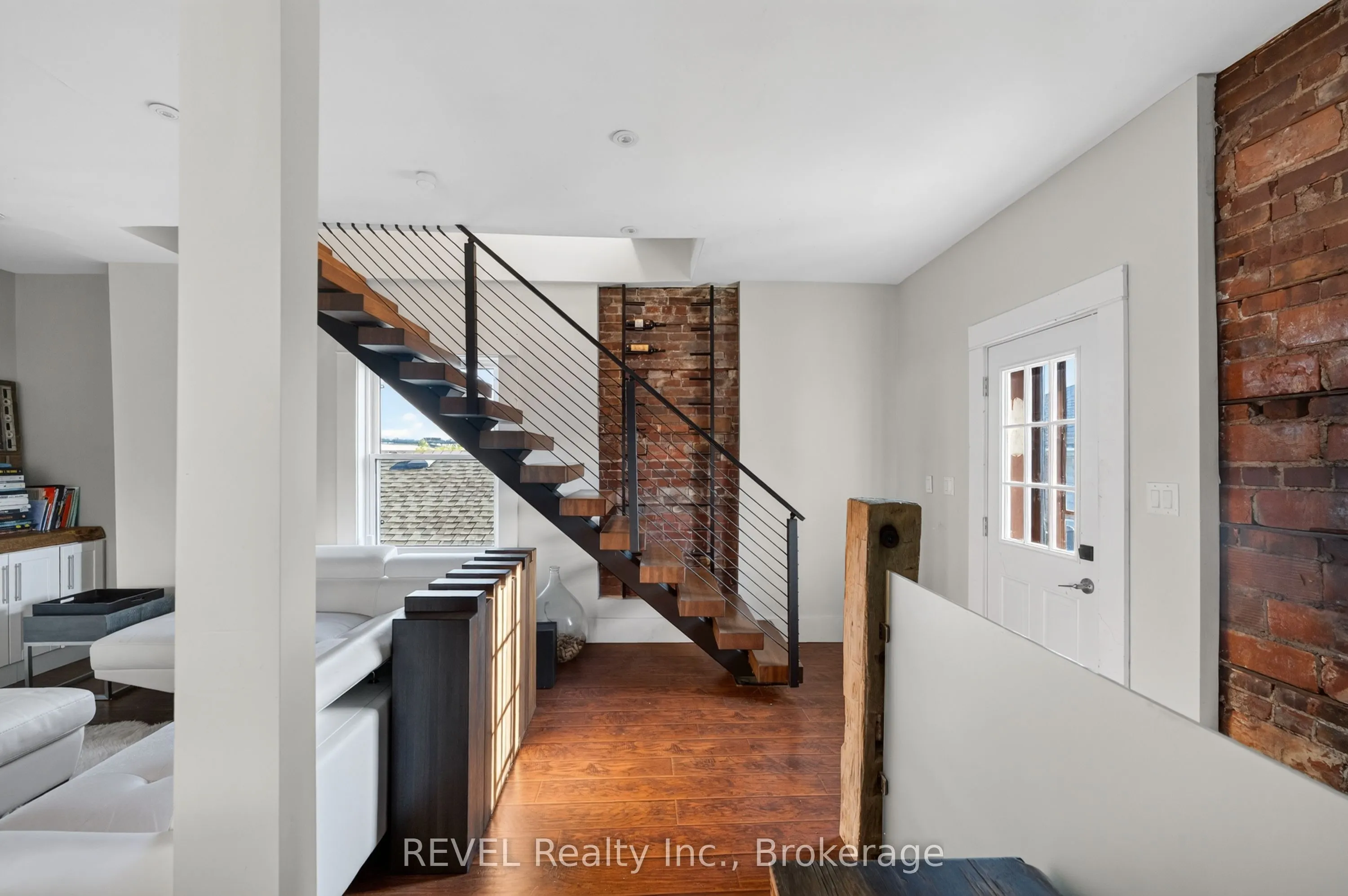 111 Niagara Boulevard #1