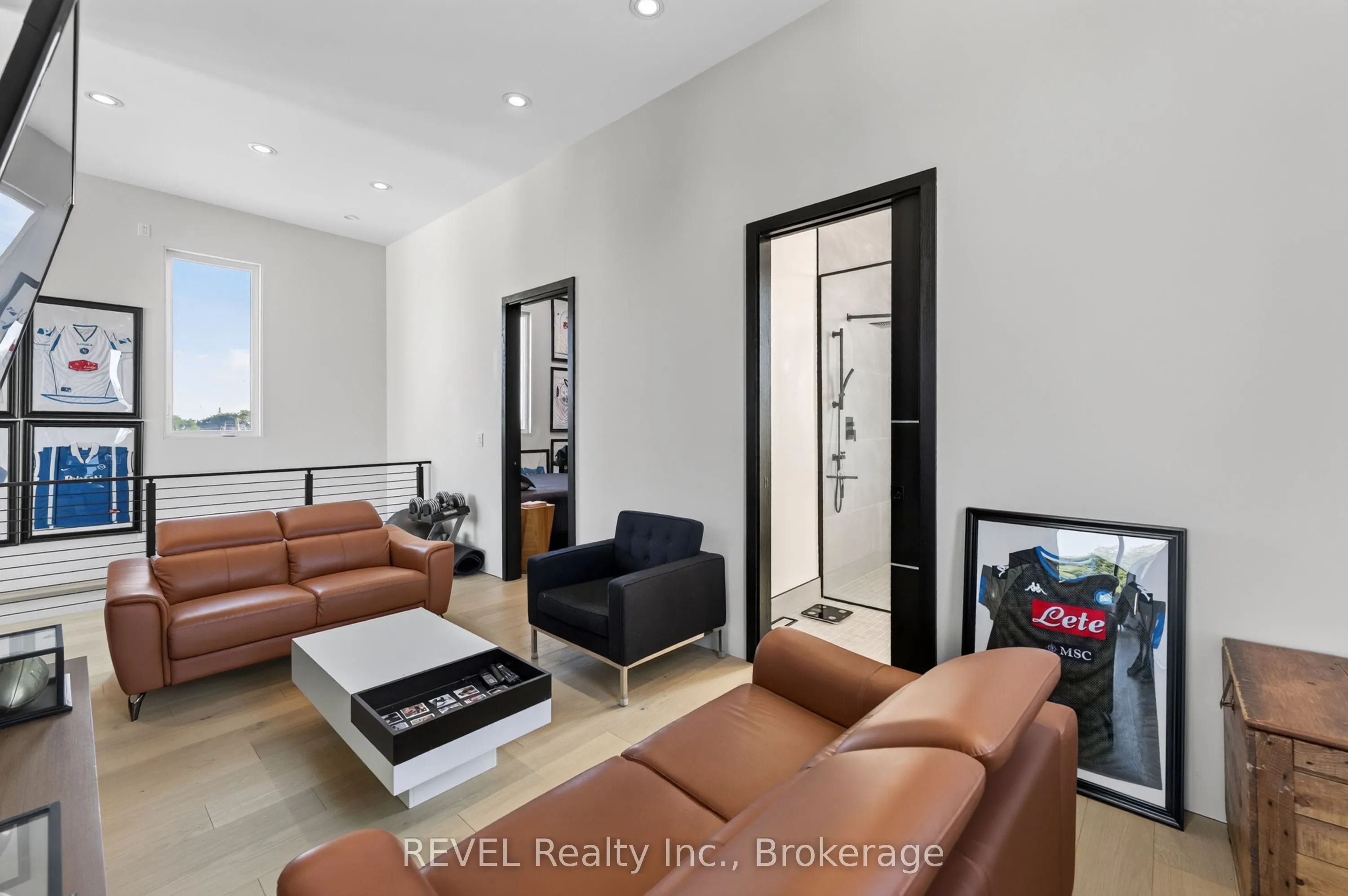 111 Niagara Boulevard #1