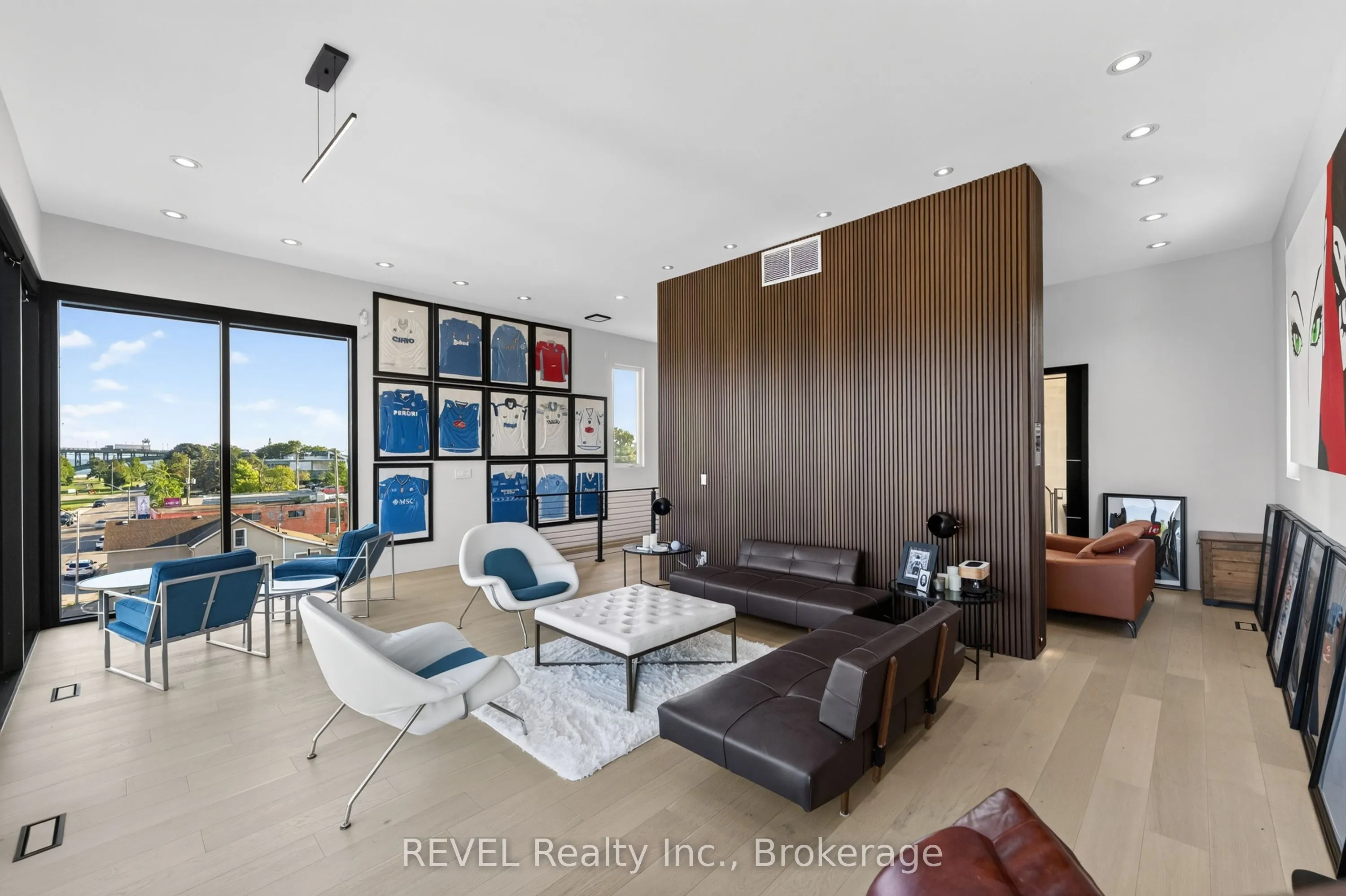 111 Niagara Boulevard #1