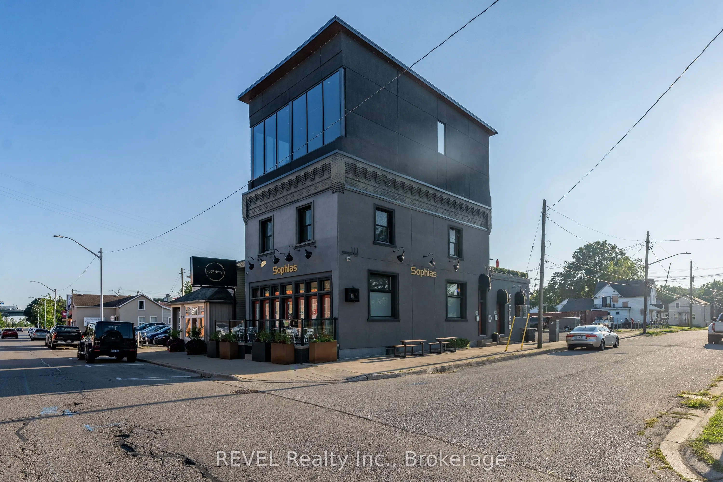 111 Niagara Boulevard #1