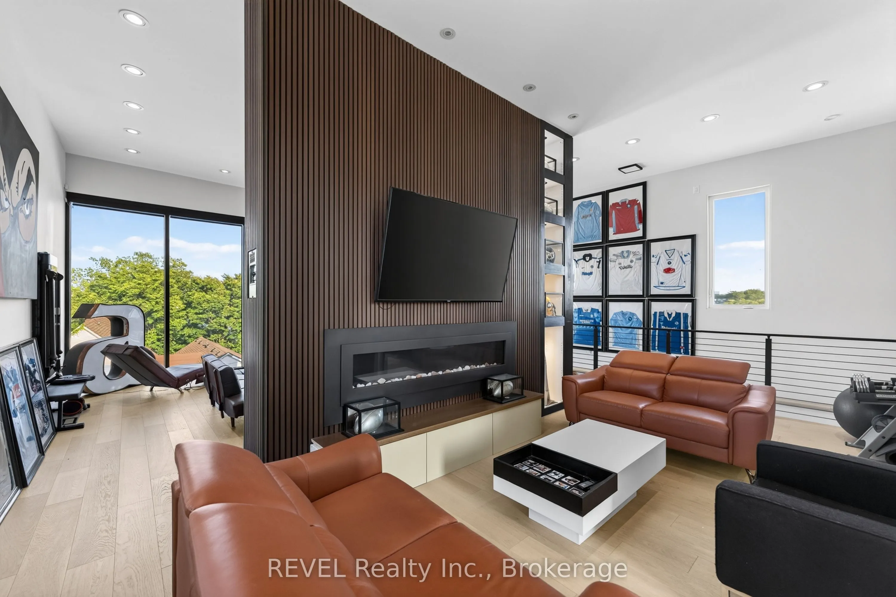111 Niagara Boulevard #1