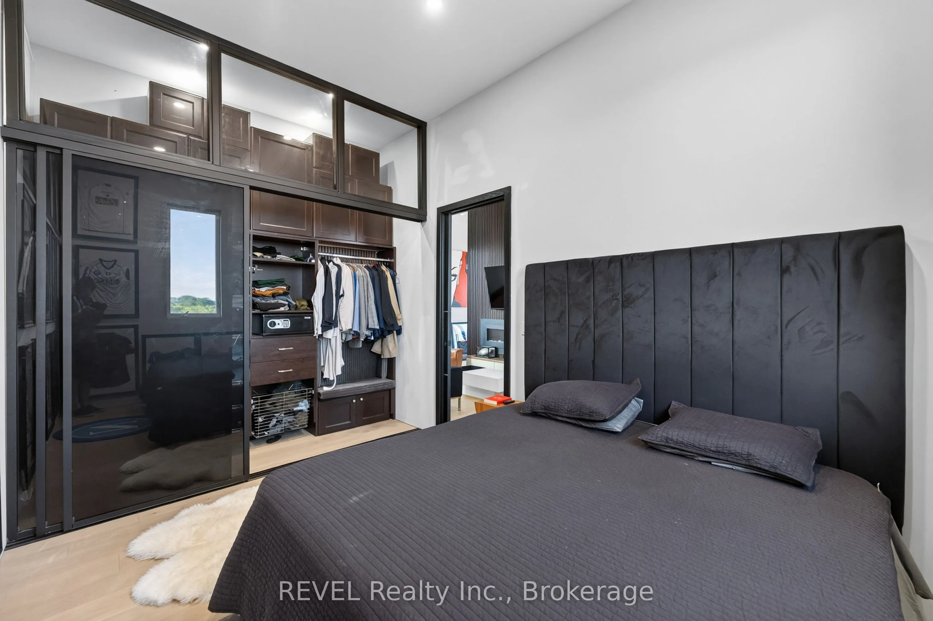 111 Niagara Boulevard #1
