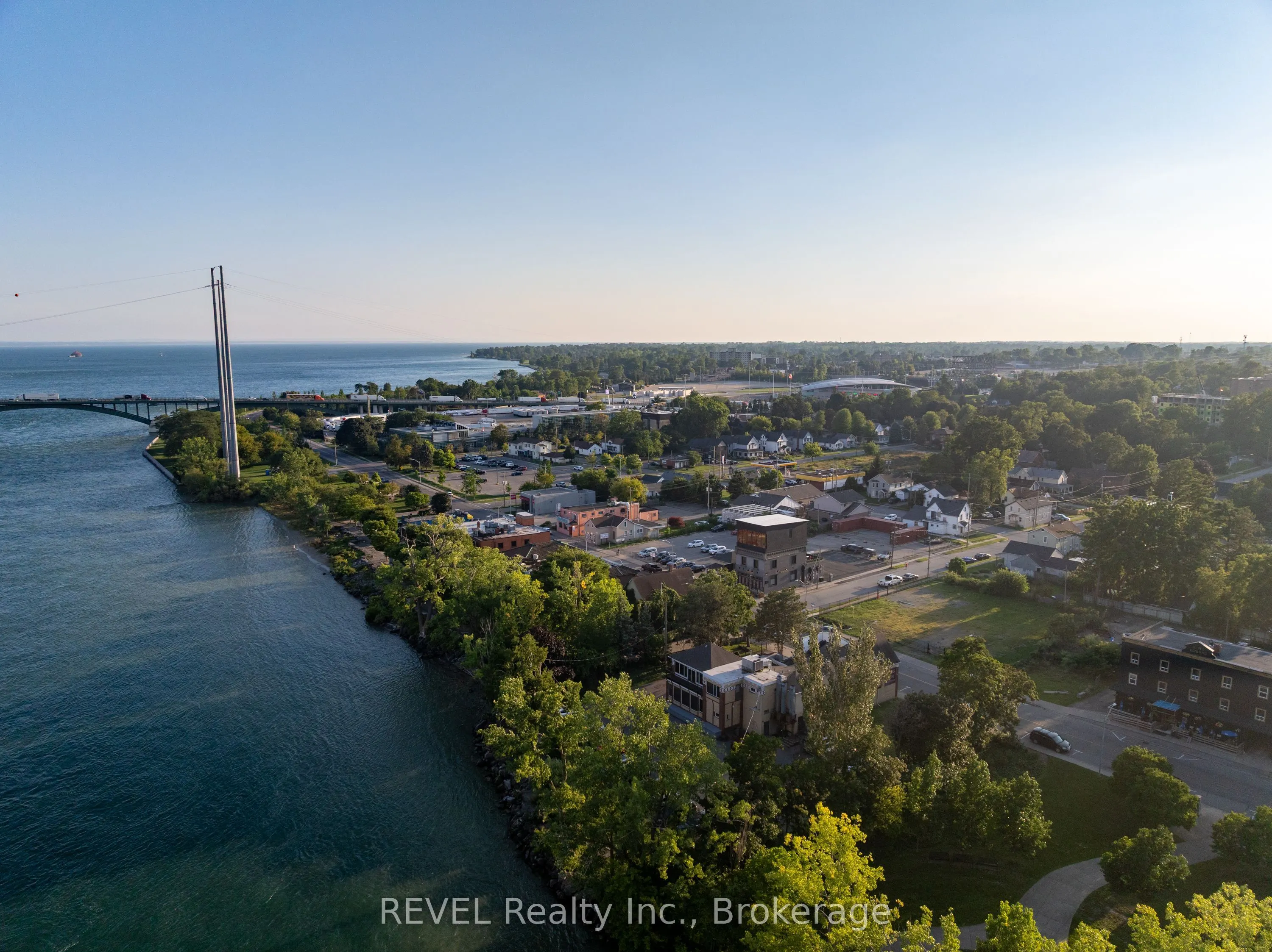 111 Niagara Boulevard #1