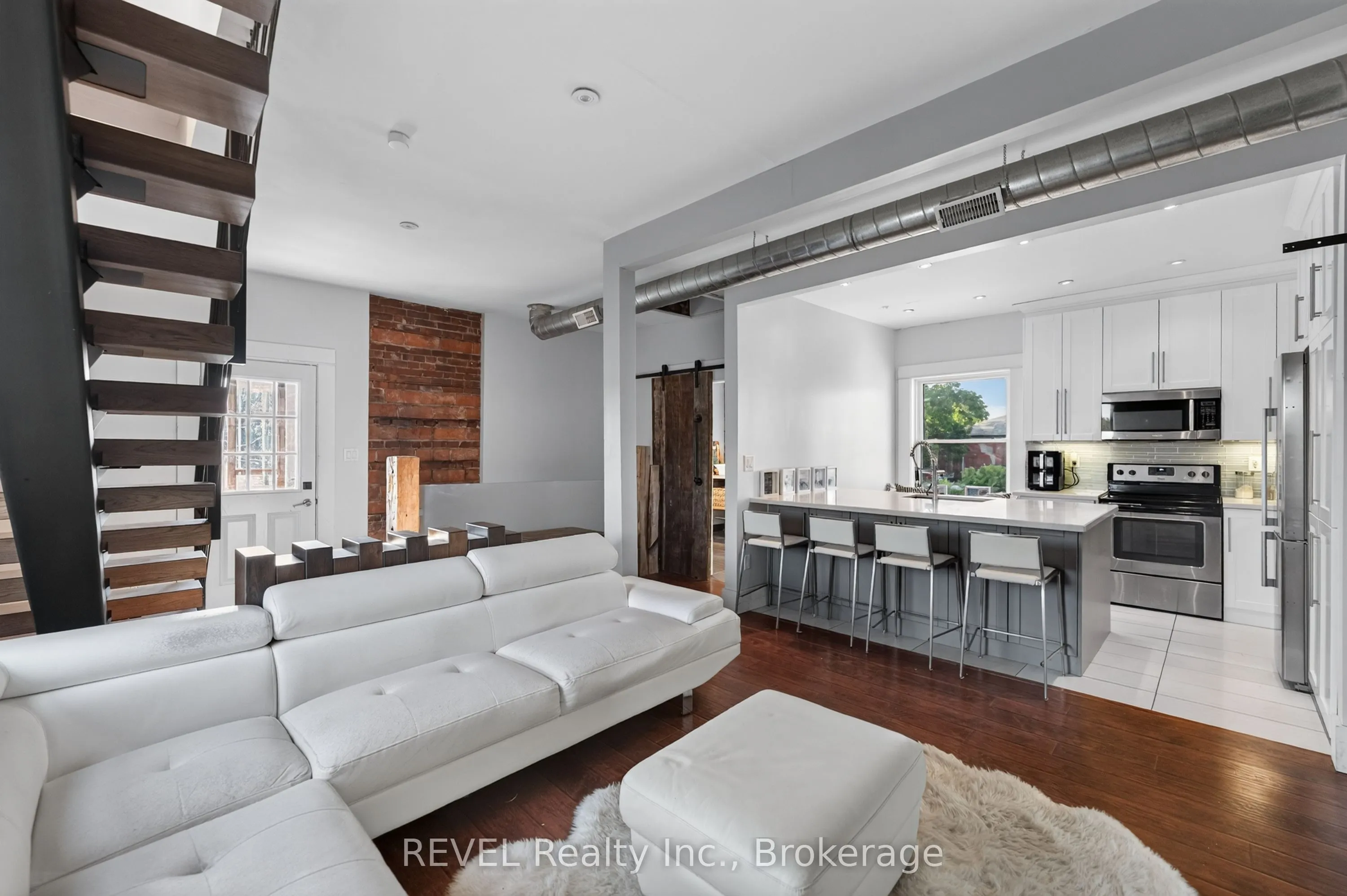 111 Niagara Boulevard #1