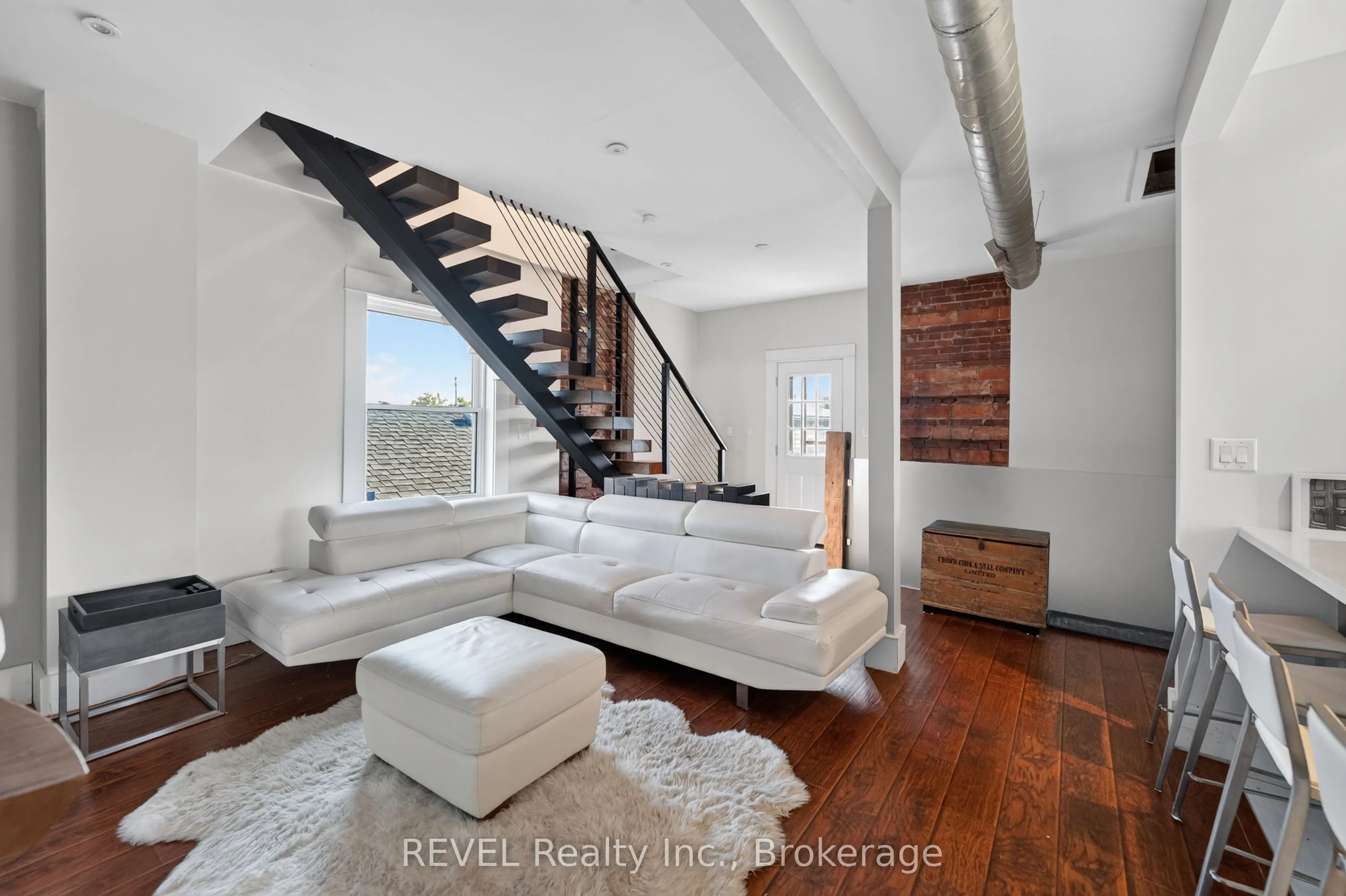 111 Niagara Boulevard #1
