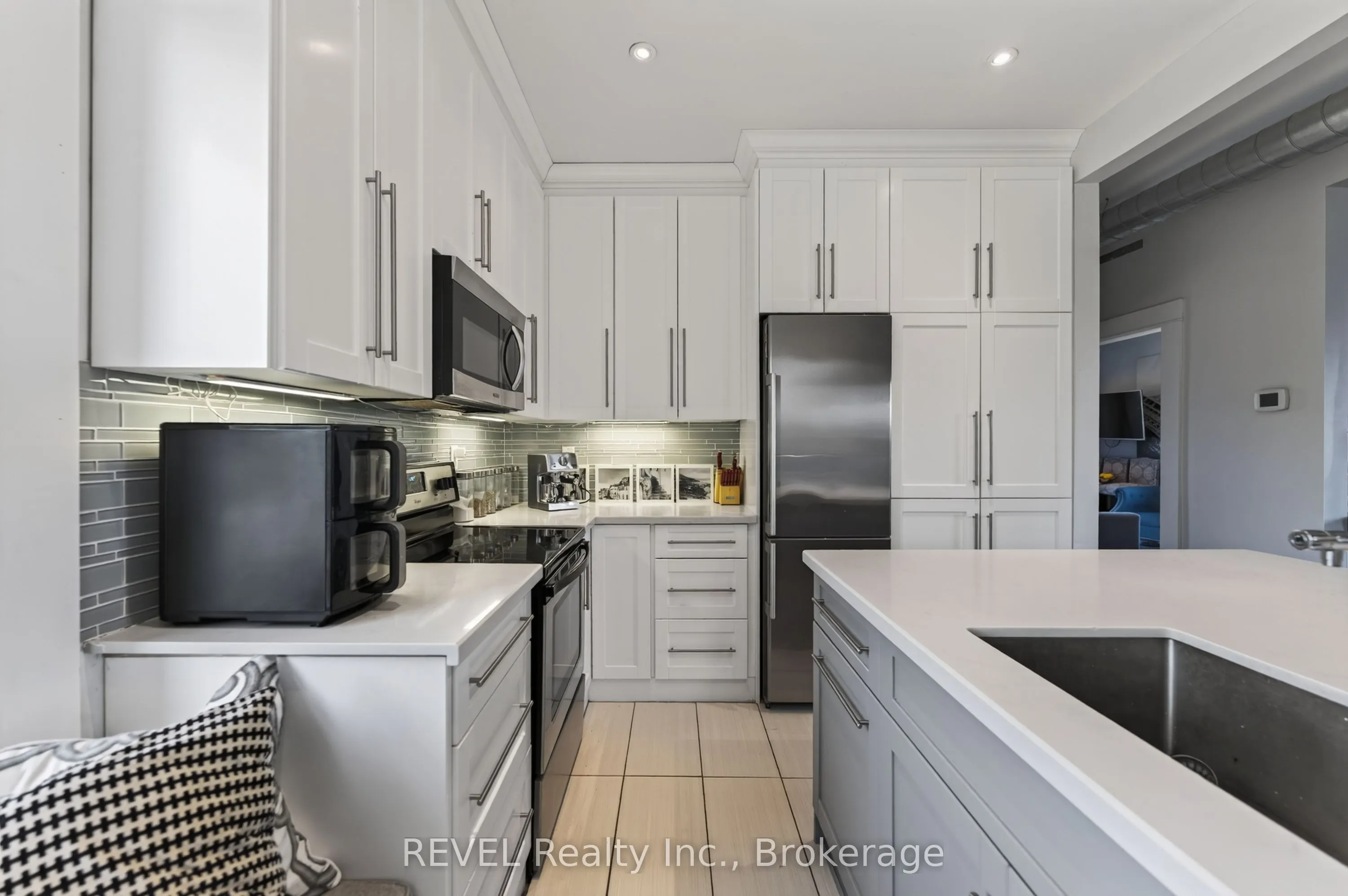111 Niagara Boulevard #1