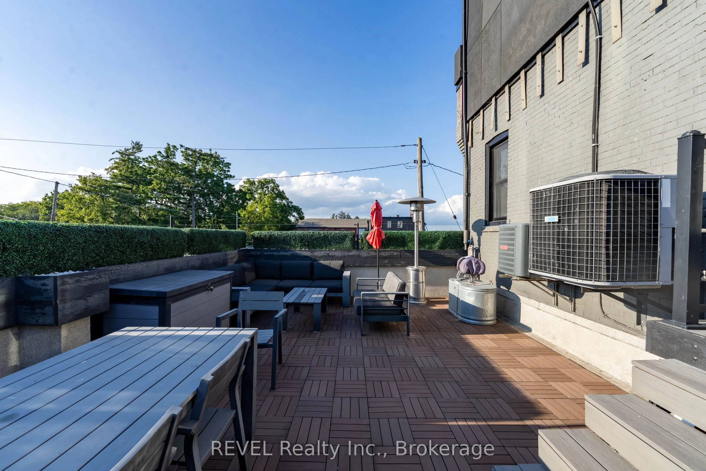 111 Niagara Boulevard #1