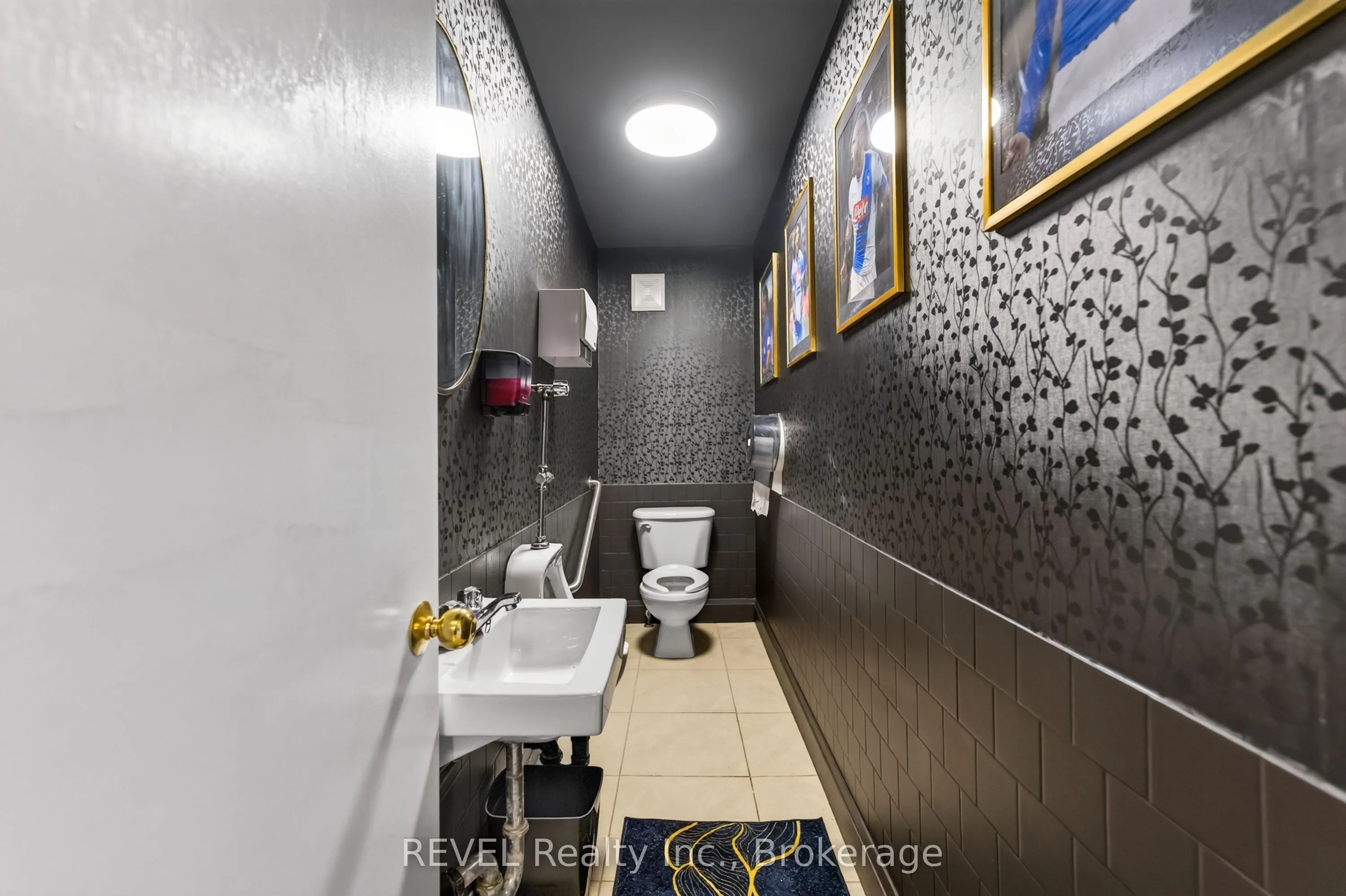 111 Niagara Boulevard #1