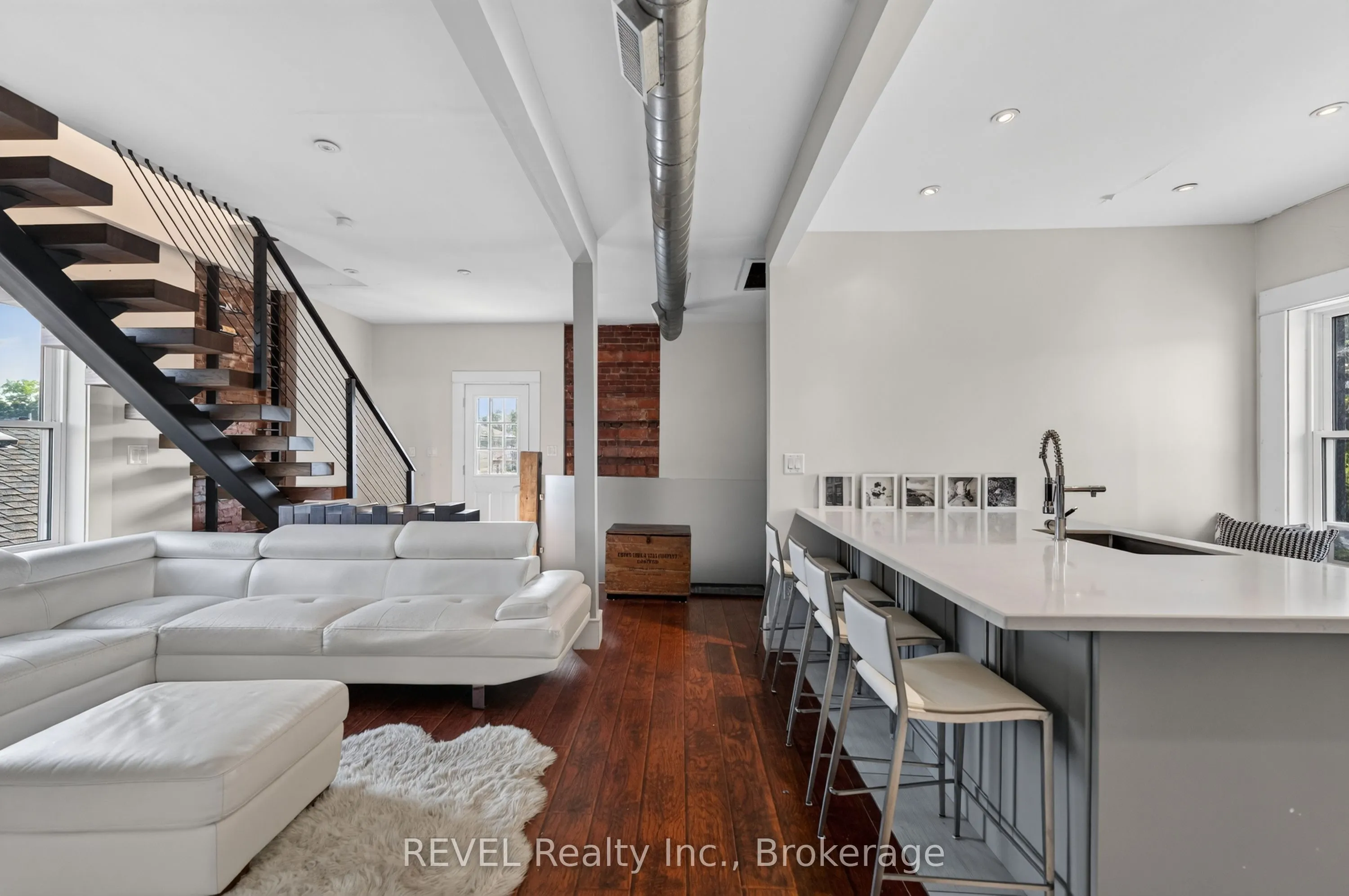 111 Niagara Boulevard #1