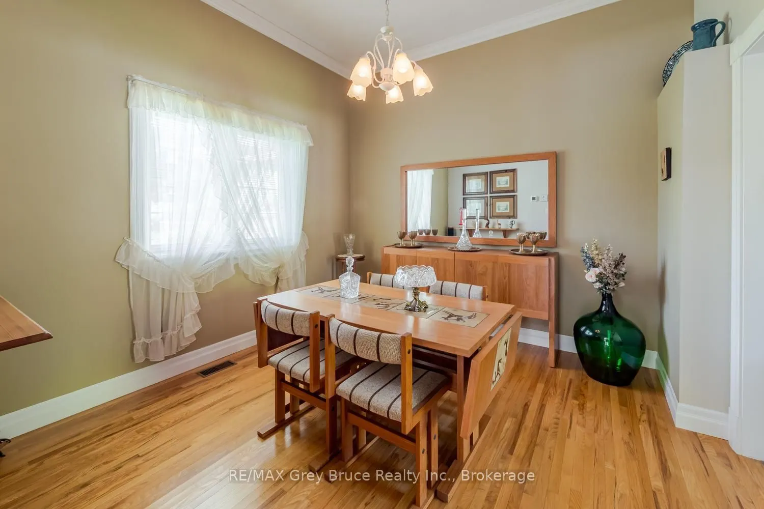 1510 7th Avenue W