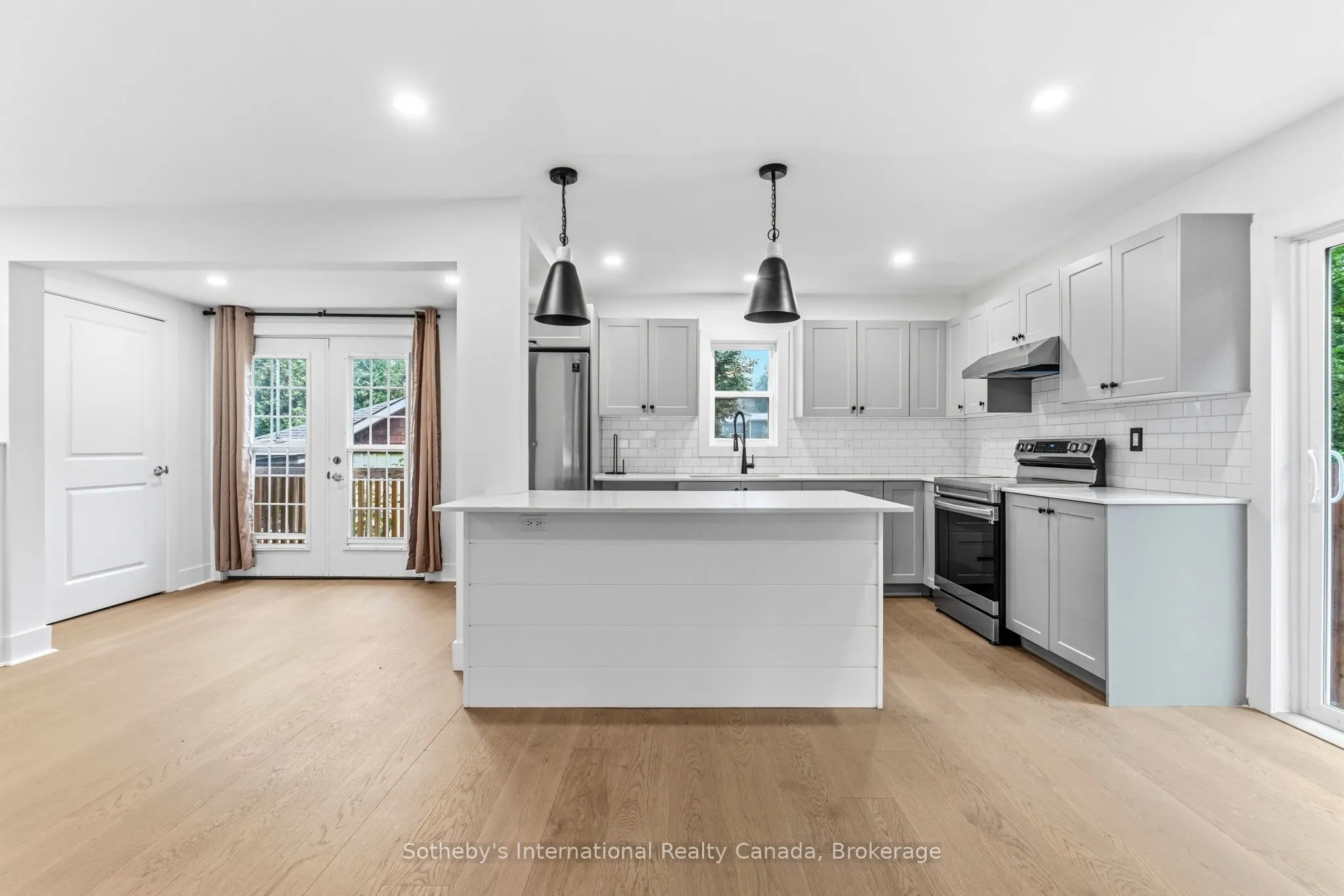 1003 Elizabeth Street