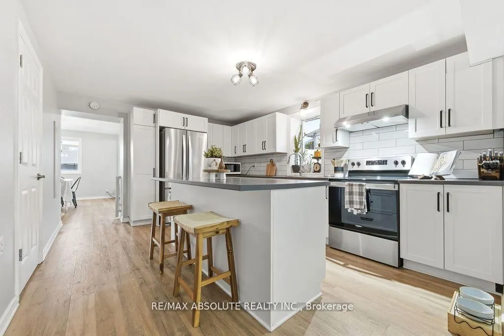 132 Edward Street S