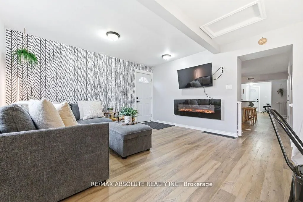 132 Edward Street S