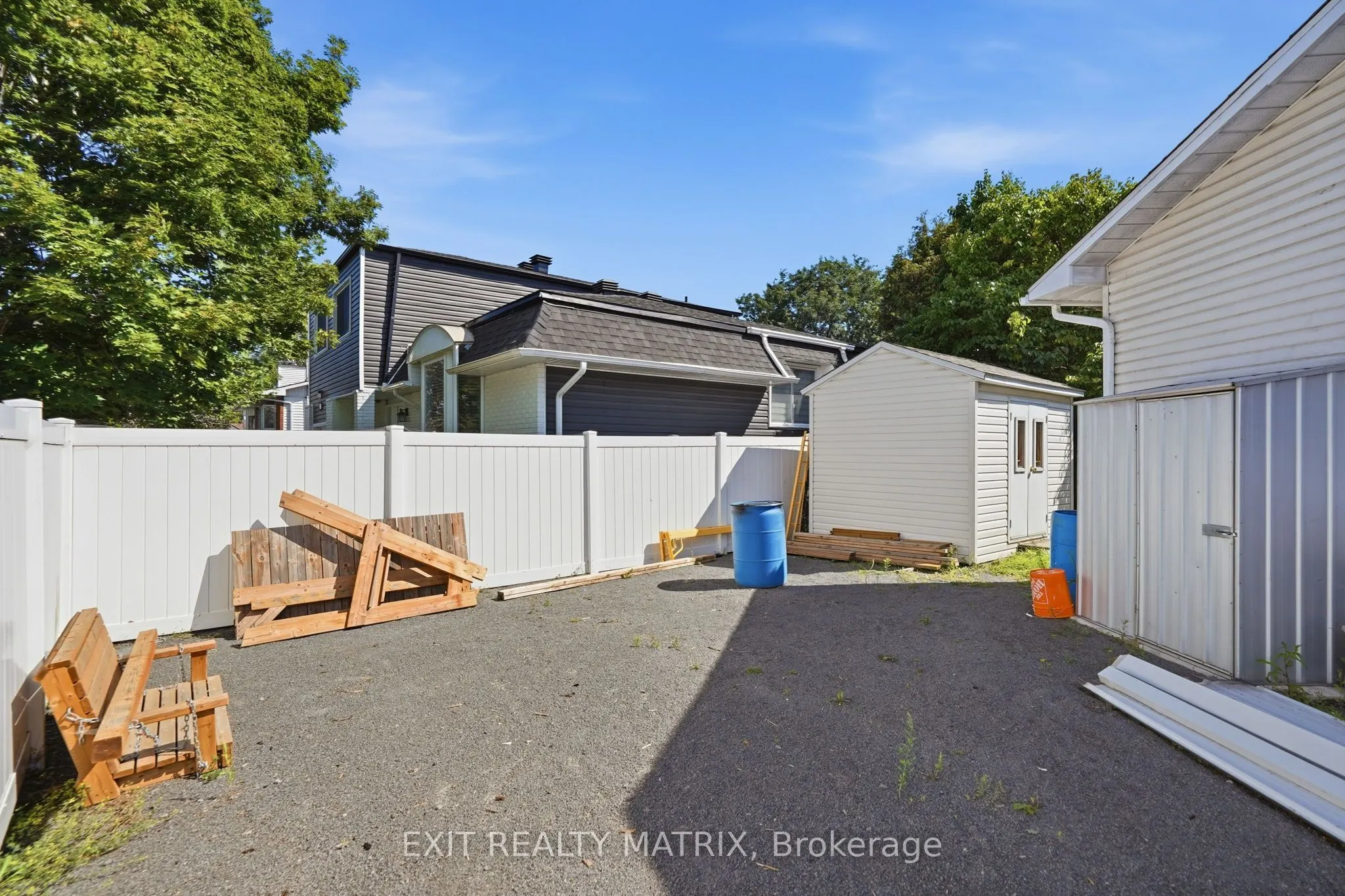 2807 Leonard Street