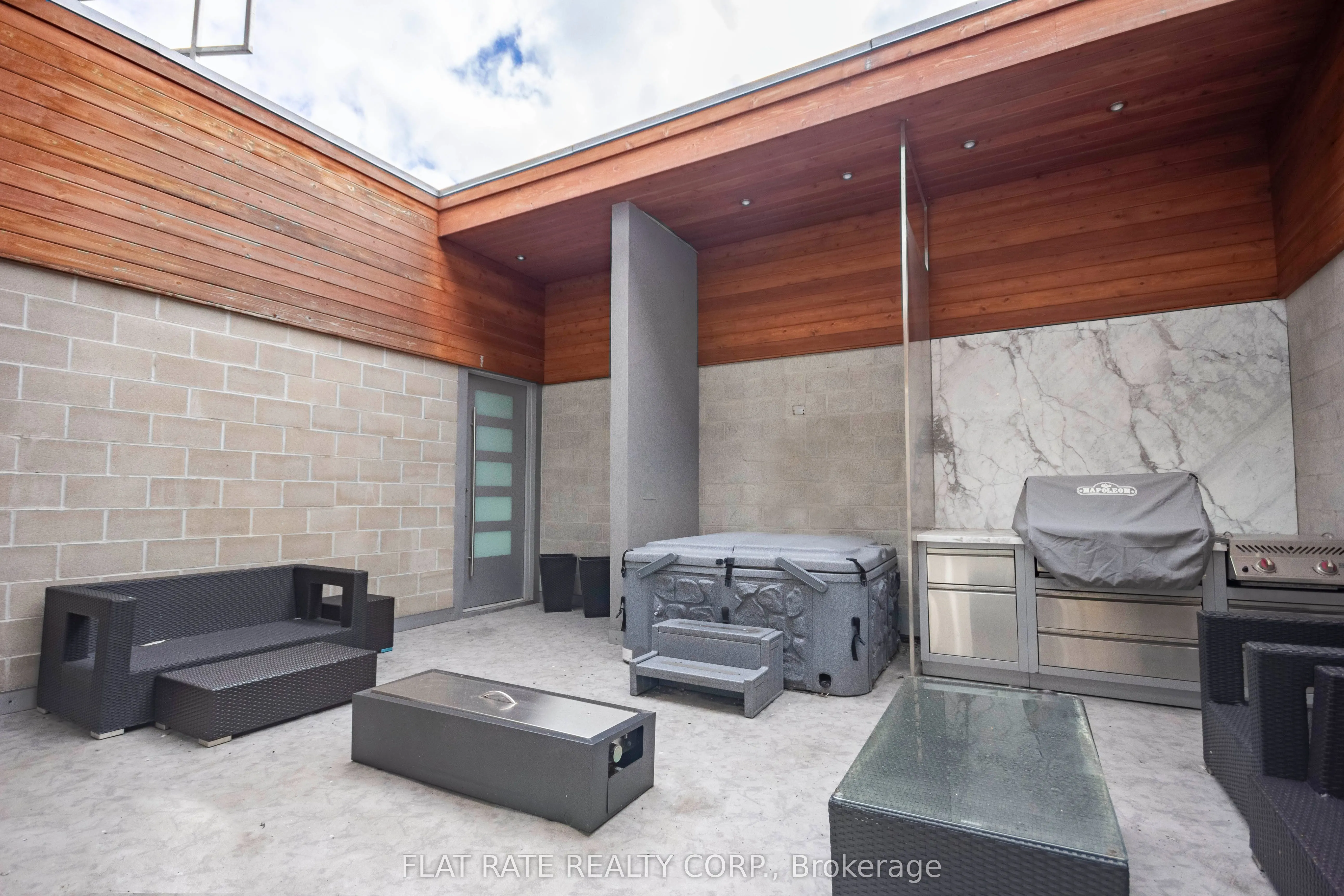 139-141 HUNTER Street W