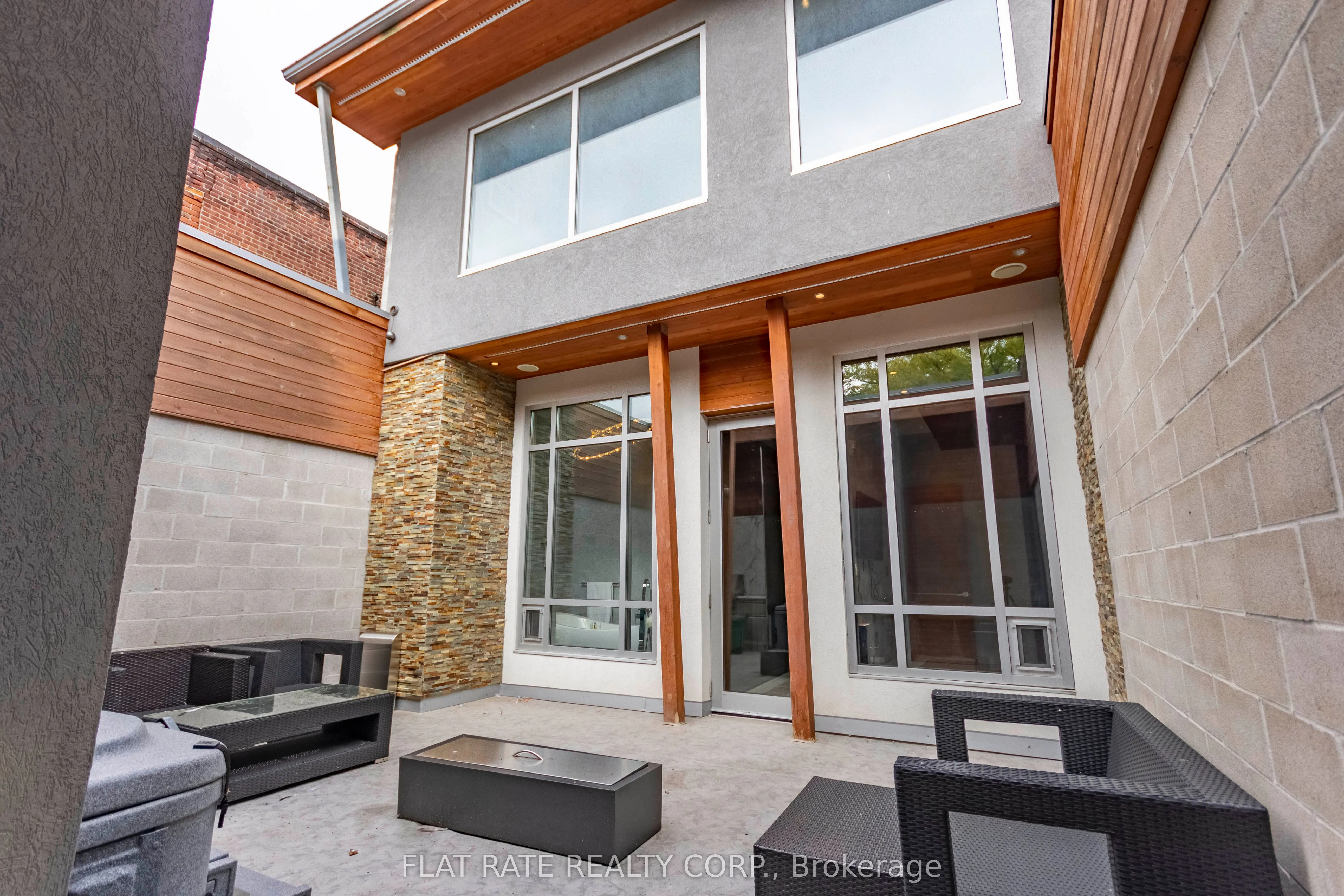 139-141 HUNTER Street W