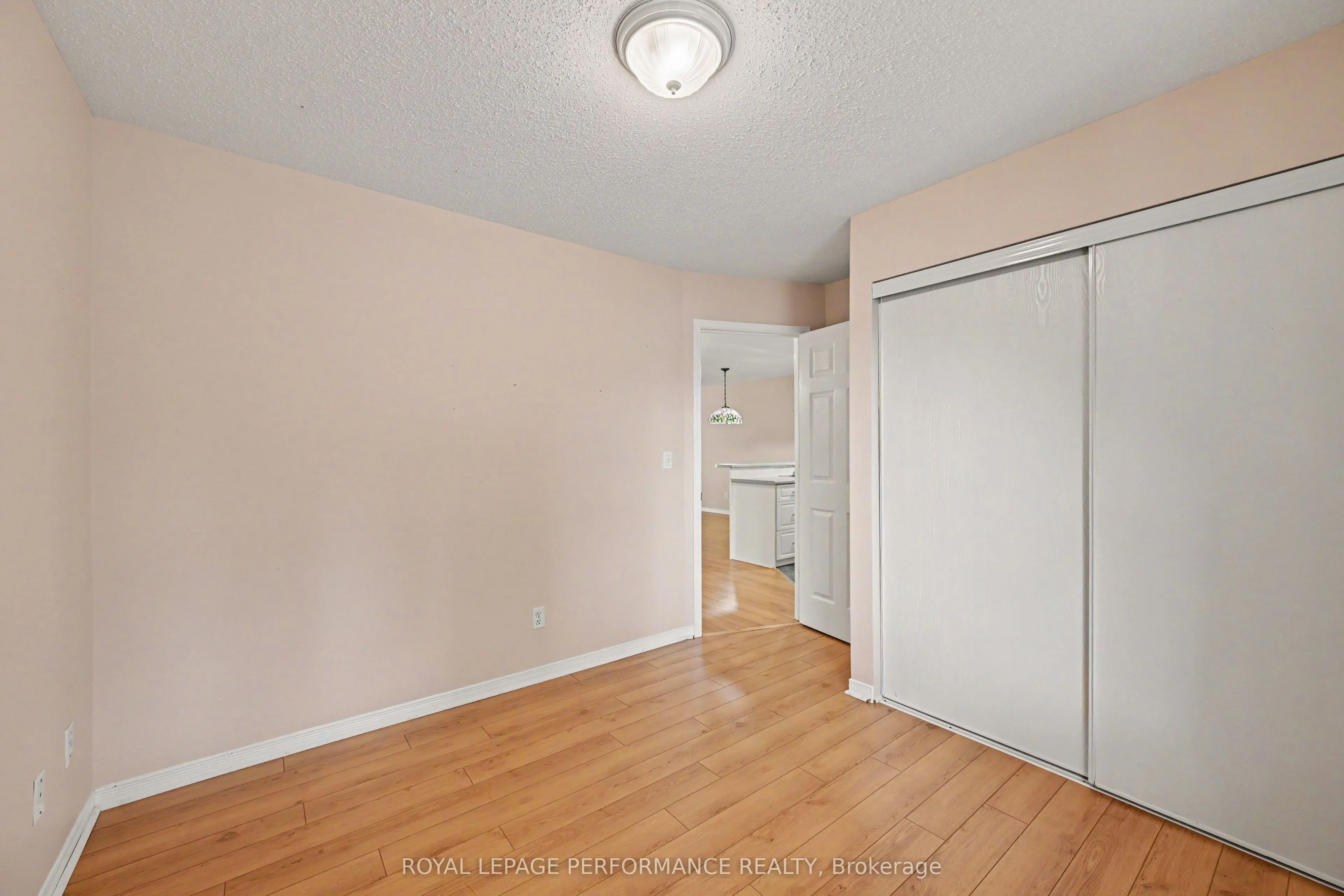 18 Daphne Crescent #18