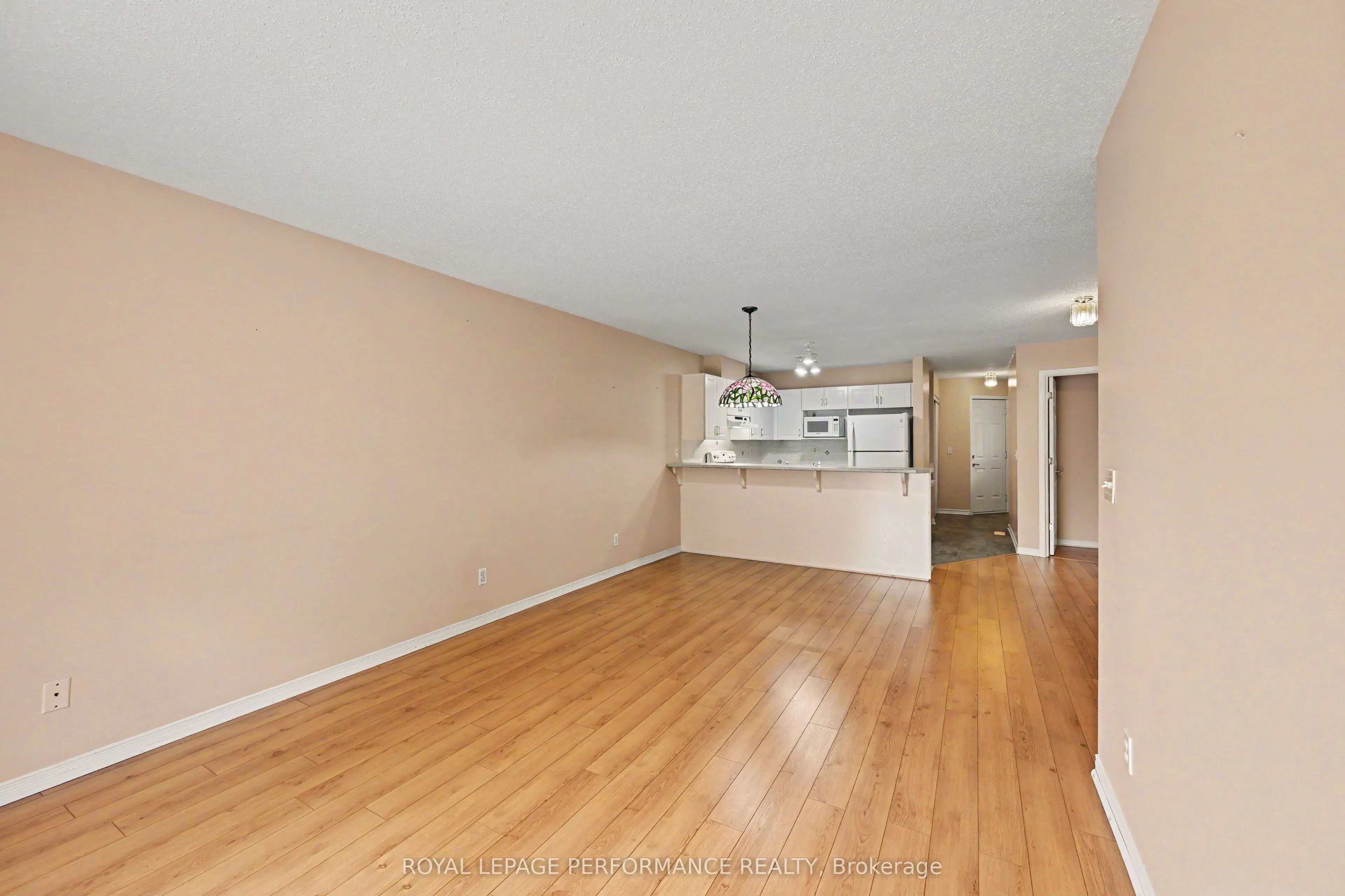 18 Daphne Crescent #18
