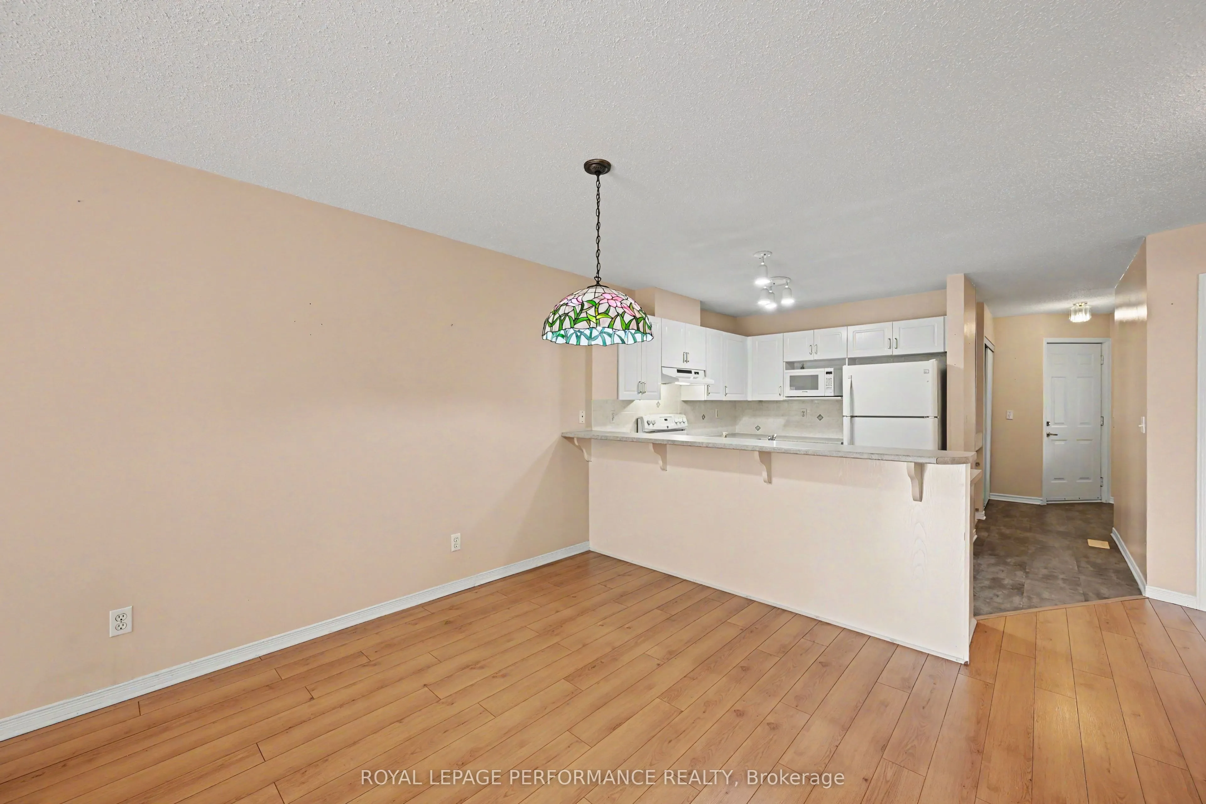 18 Daphne Crescent #18