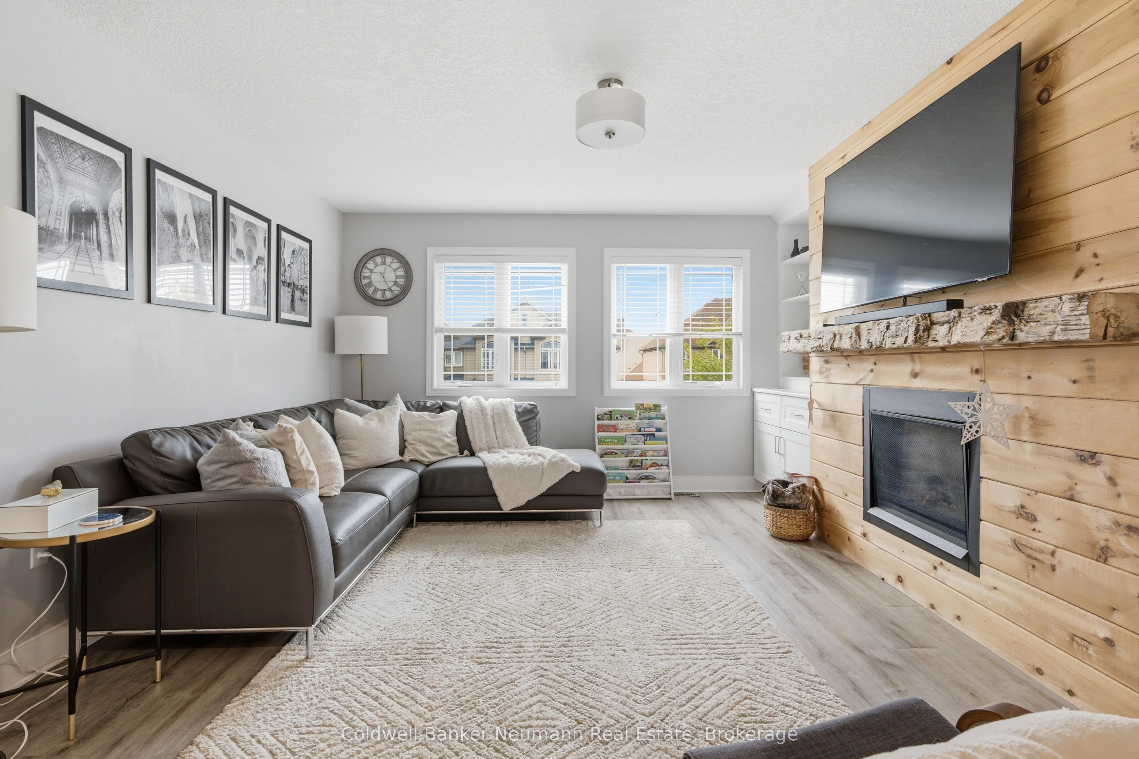 110 Oakes Crescent