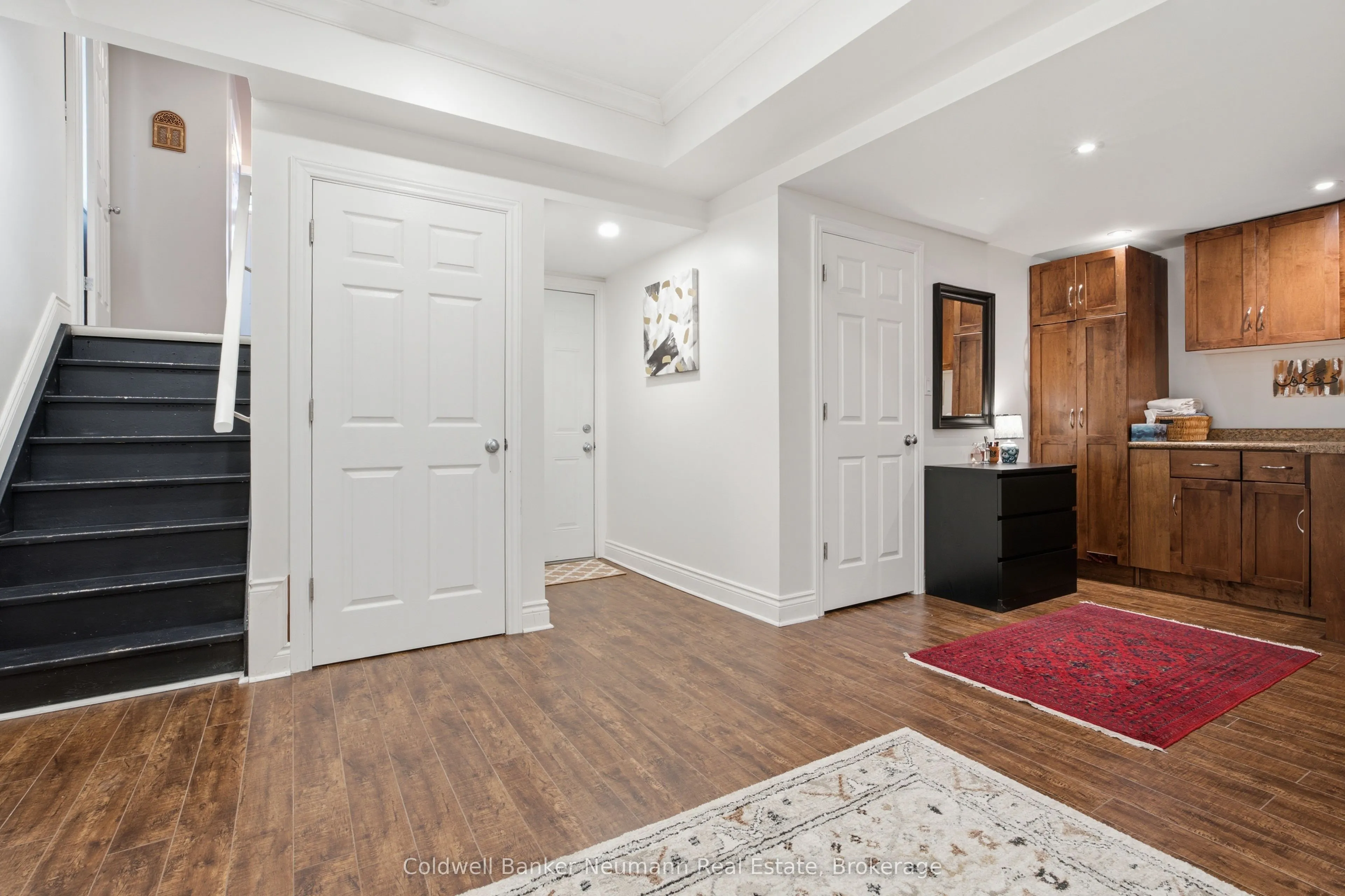 110 Oakes Crescent
