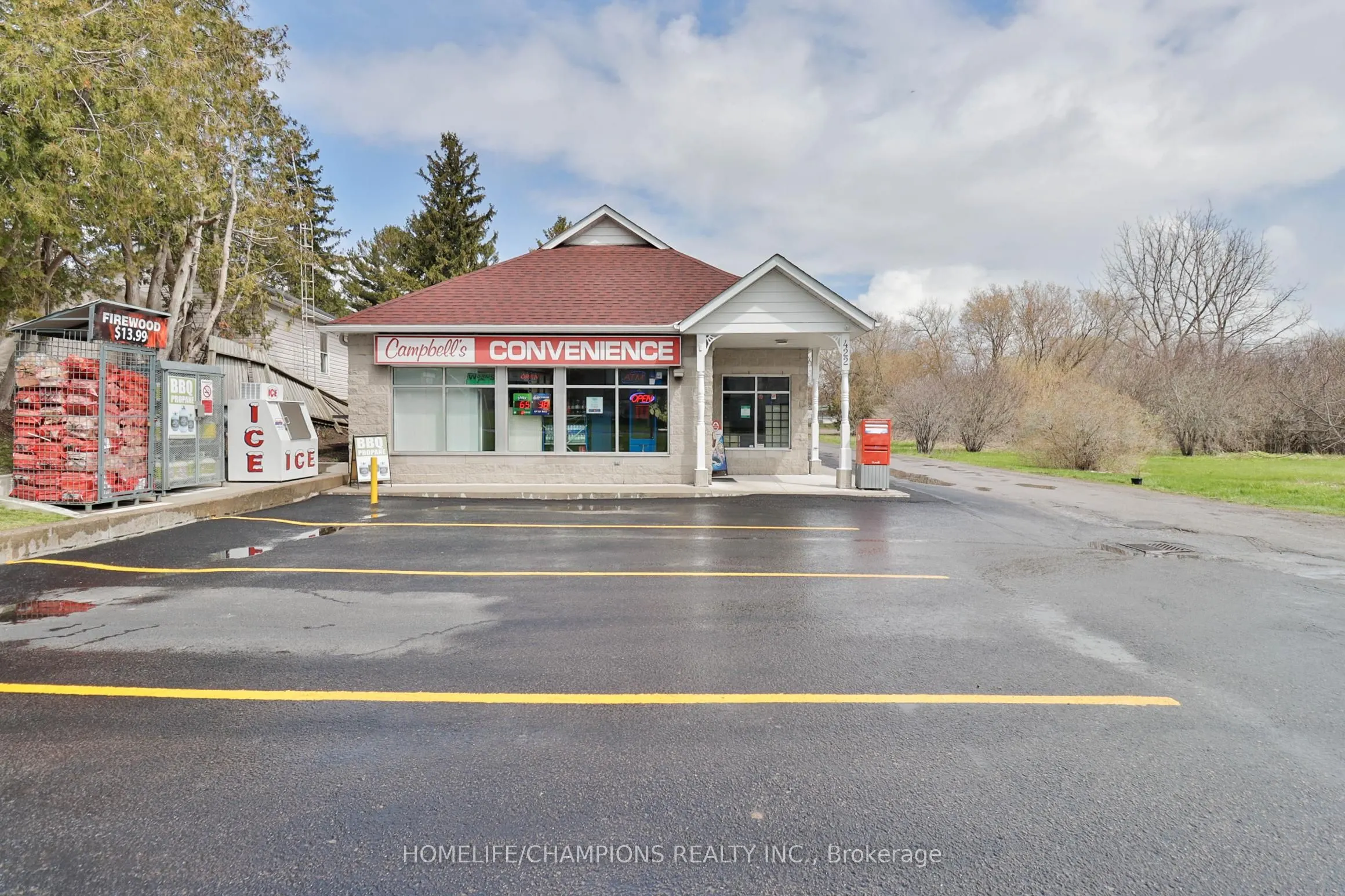 422 King Street W