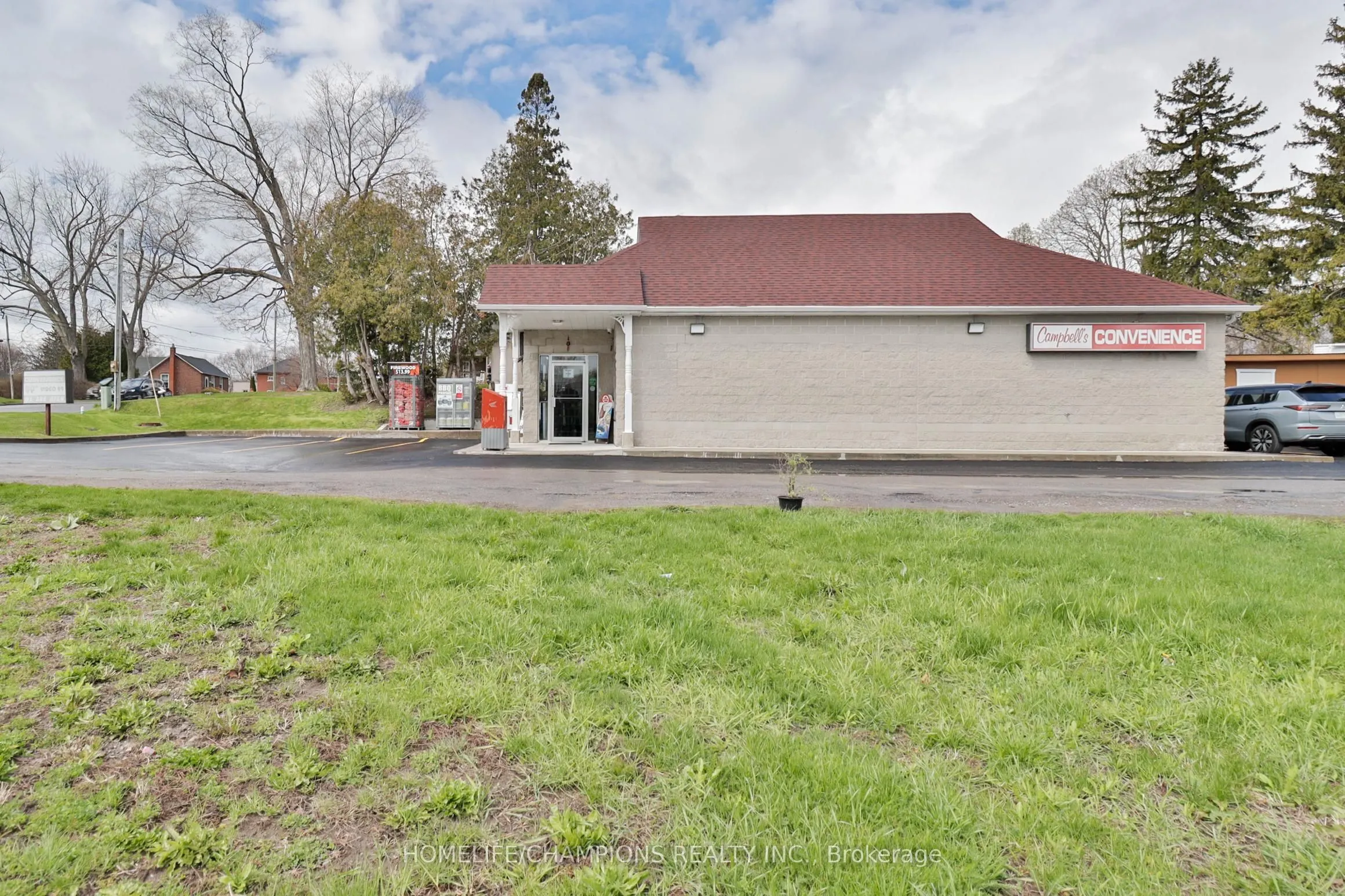 422 King Street W