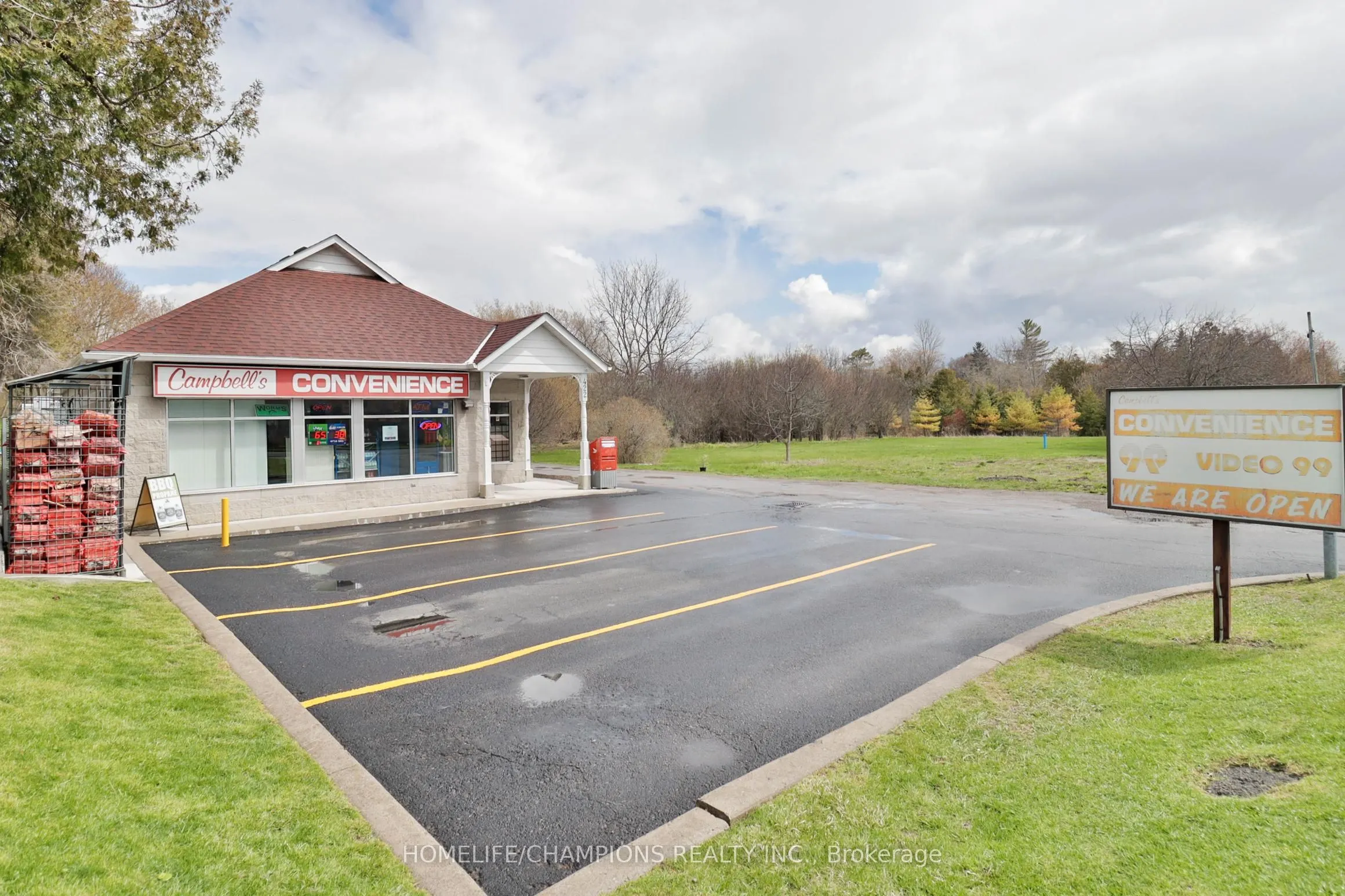 422 King Street W