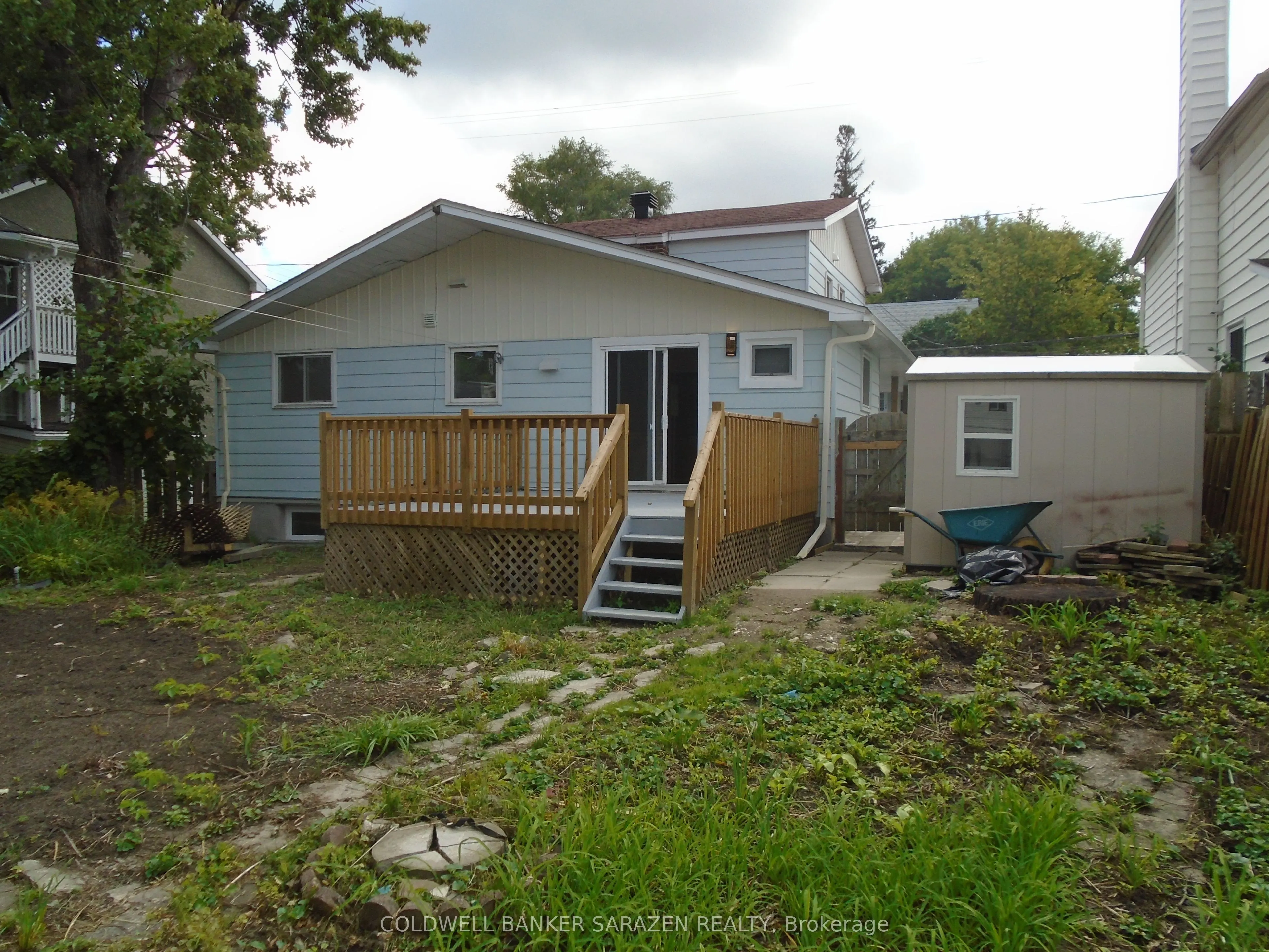 383 Montfort Street N