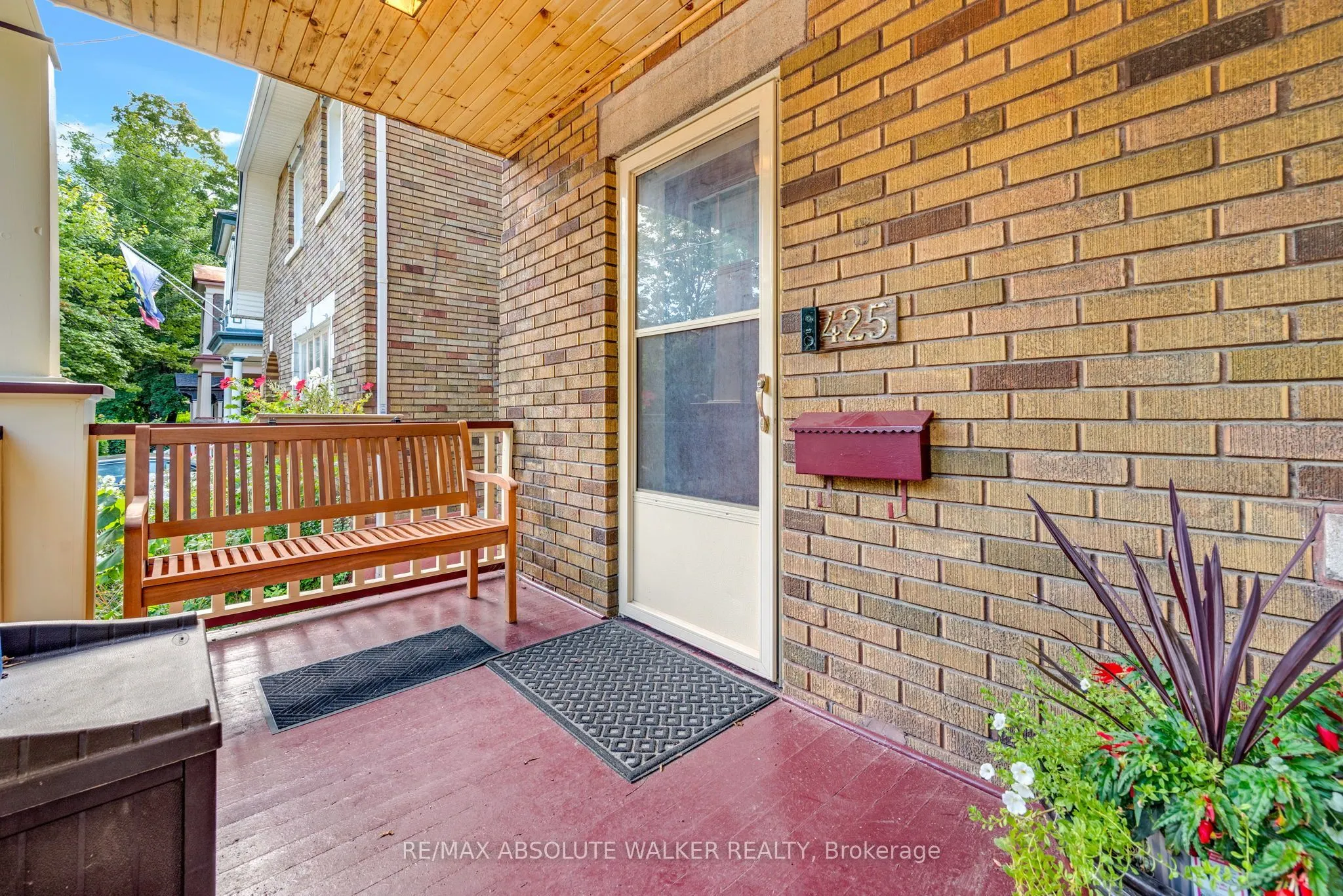 425 Besserer Street