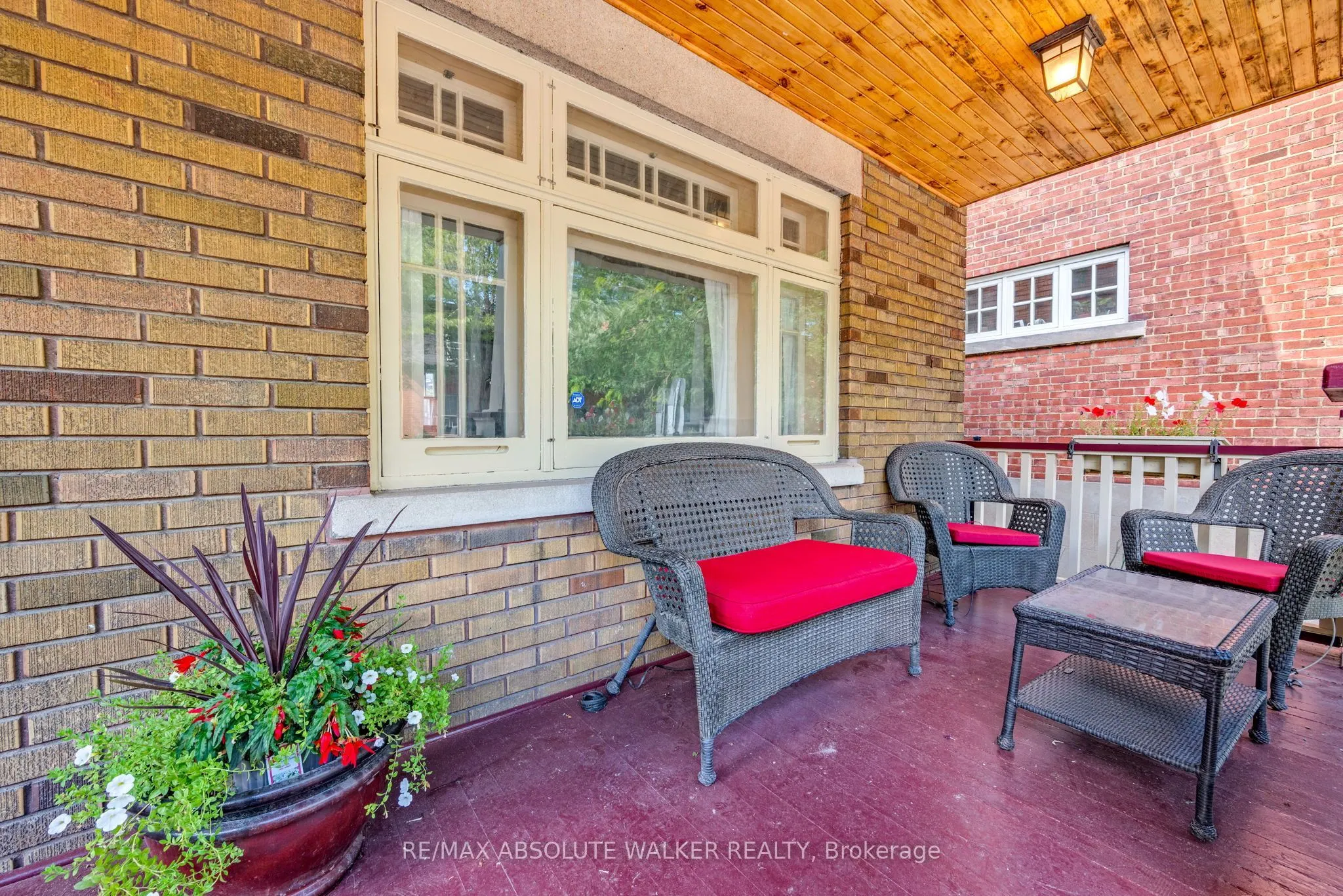 425 Besserer Street